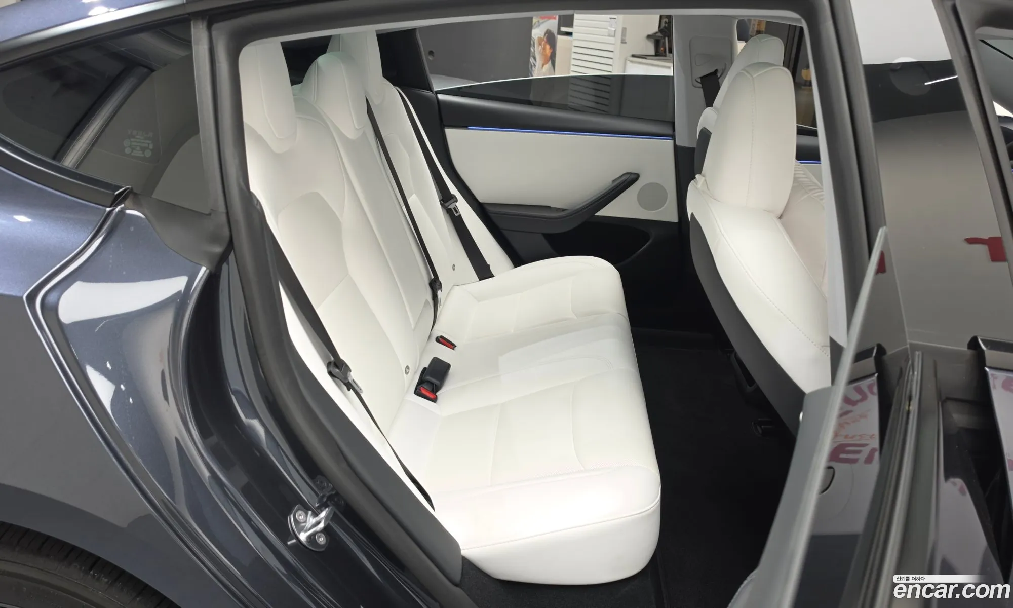 Tesla Model 3 2026 — 20