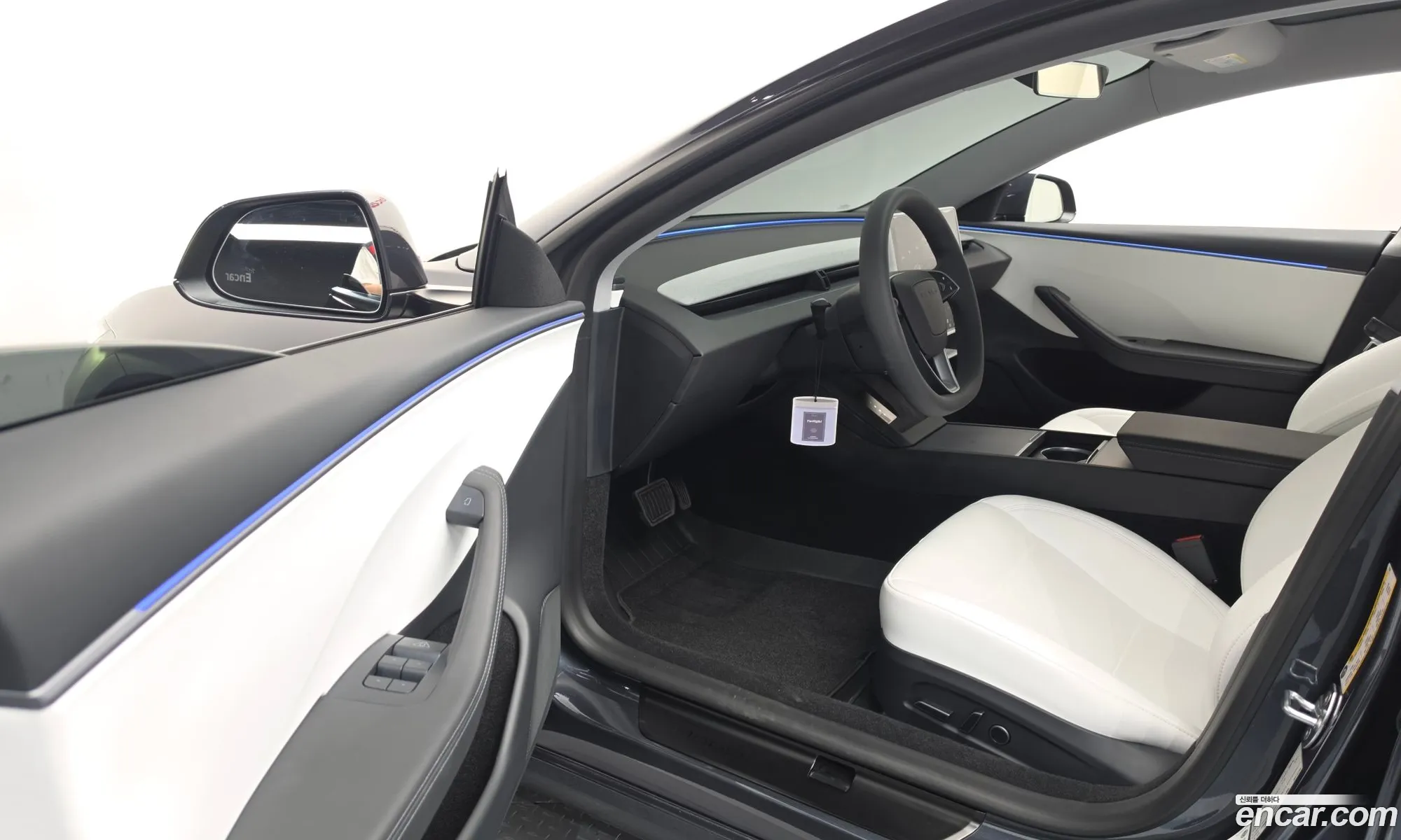 Tesla Model 3 2026 — 5