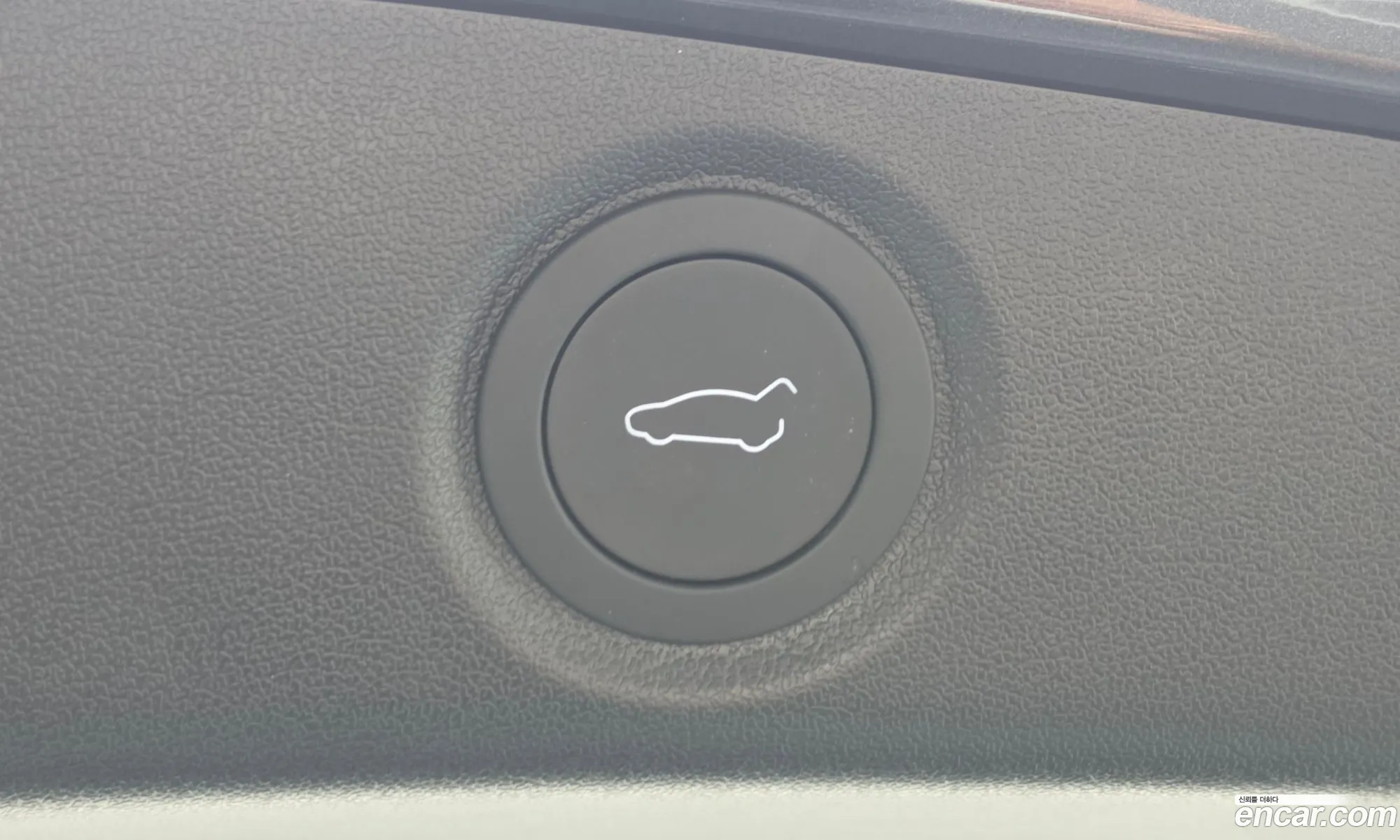 Tesla Model 3 2026 — 27