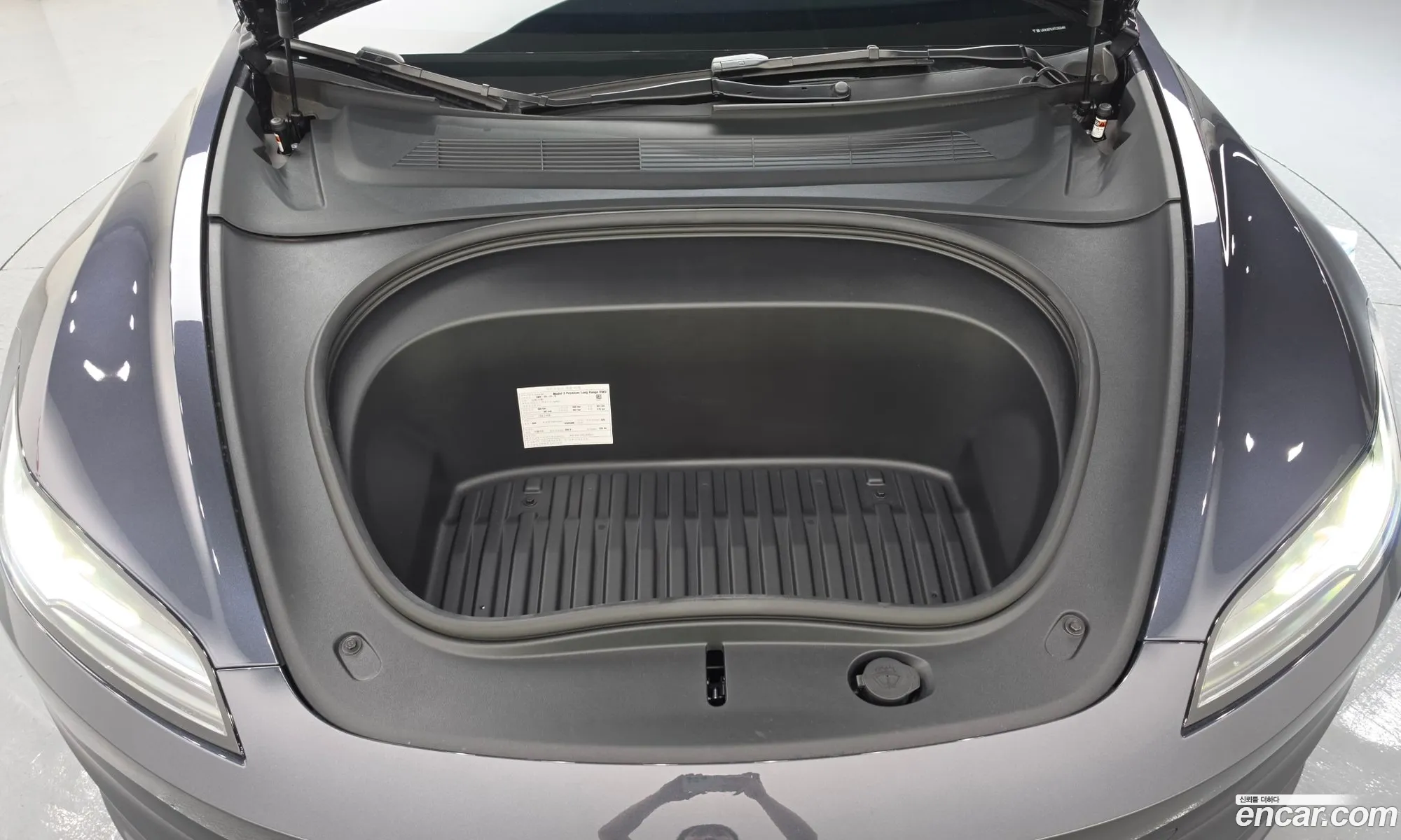 Tesla Model 3 2026 — 25