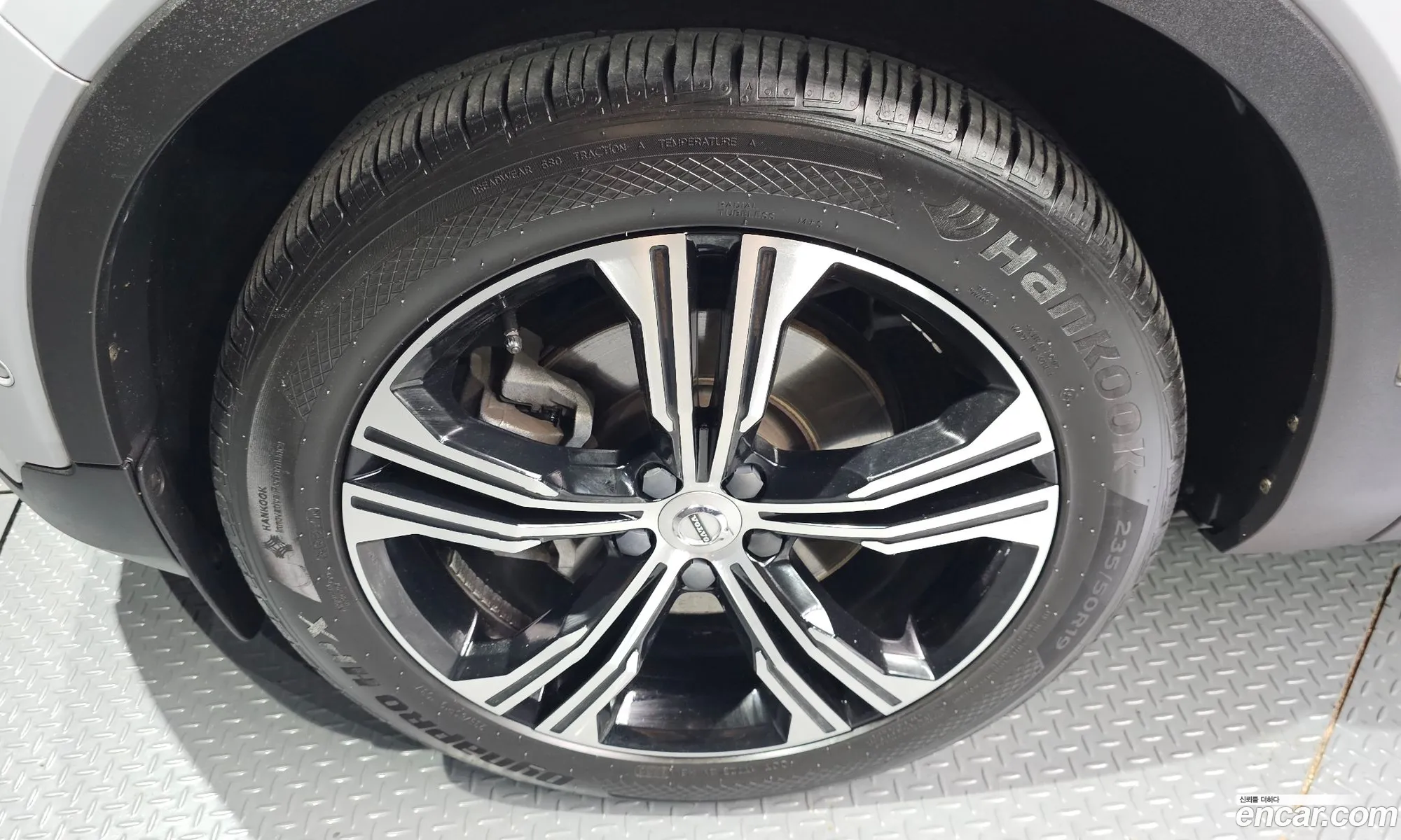 Volvo XC40 2019 YV1XZACACL2191148 — 17