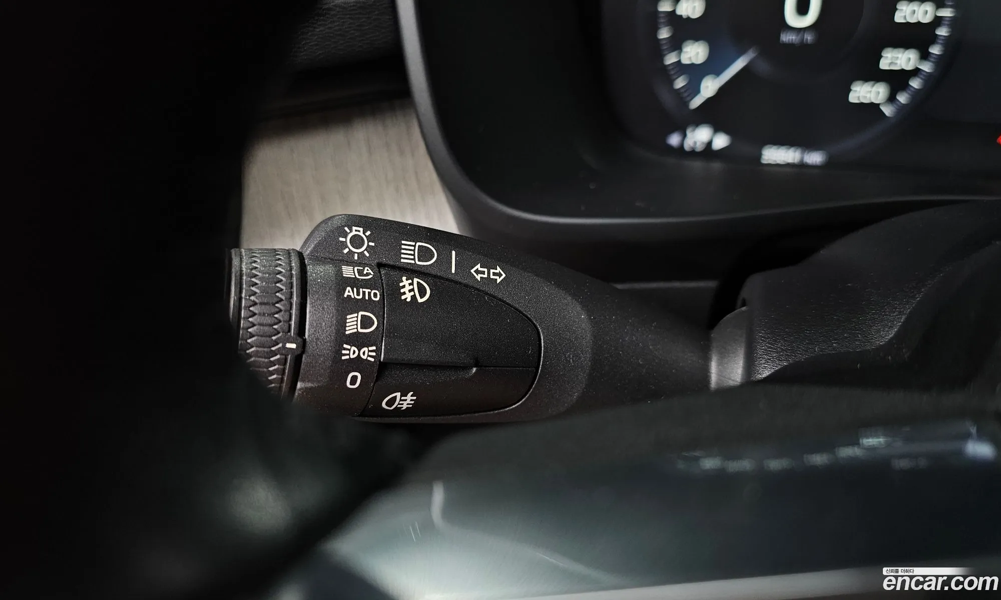Volvo XC40 2019 YV1XZACACL2191148 — 26