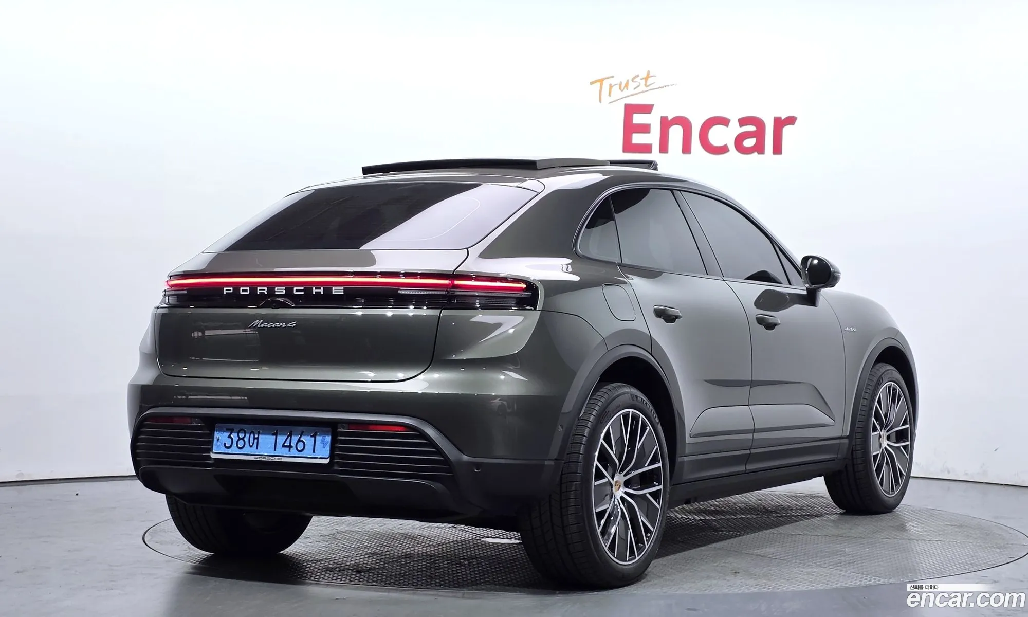 Porsche Macan EV 2025 WP1AA2XA5SL000911 — 18