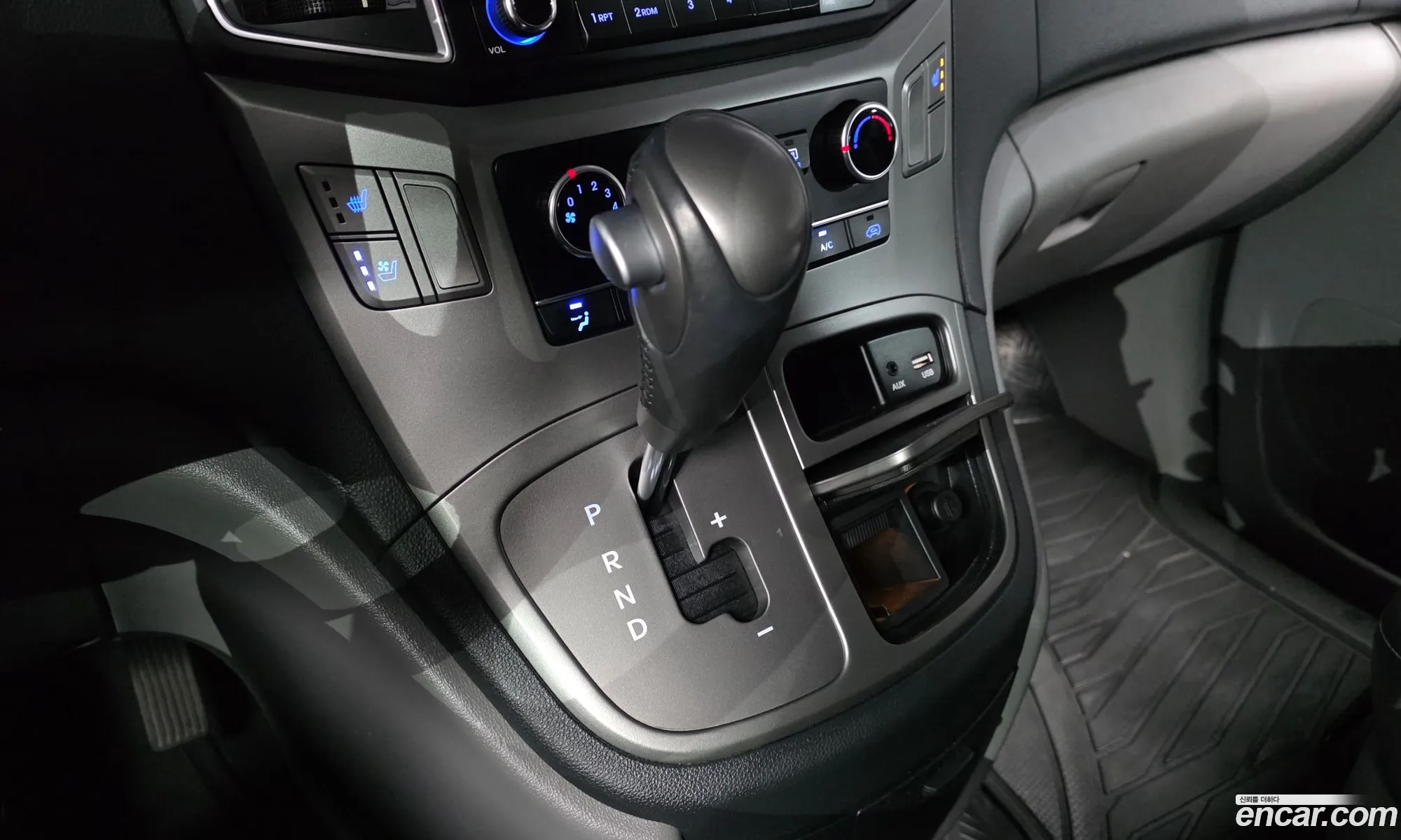 Hyundai Grand Starex 2019 — 21