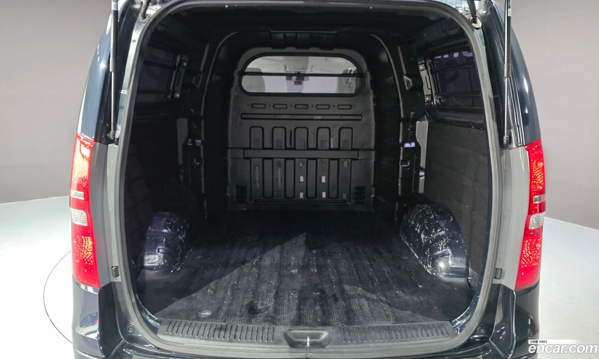 Hyundai Grand Starex 2019 — 23