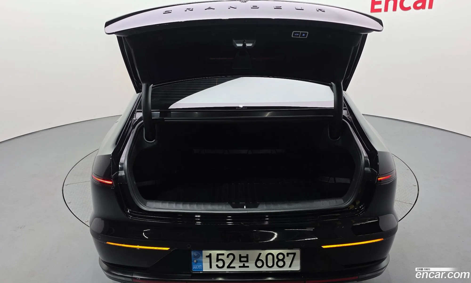 Hyundai Grandeur Hybrid 2023 — 9