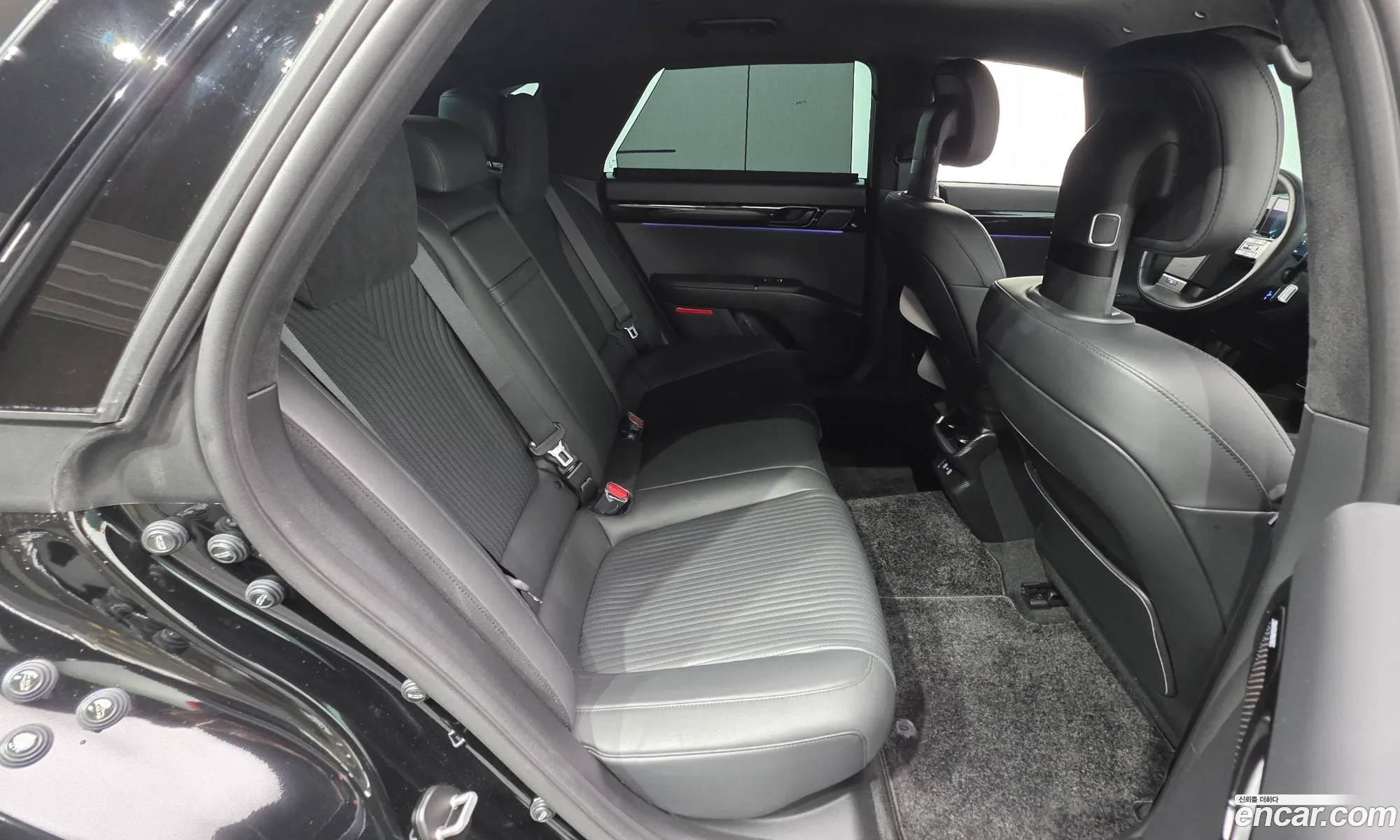 Hyundai Grandeur Hybrid 2023 — 17