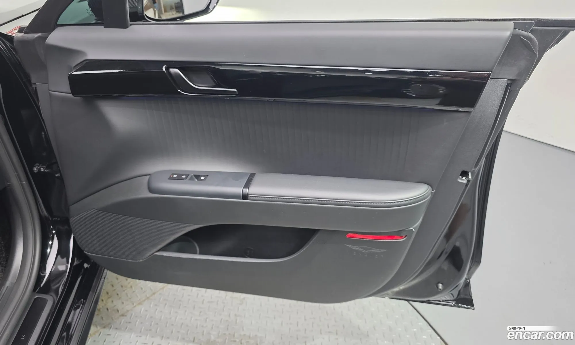 Hyundai Grandeur Hybrid 2023 — 32