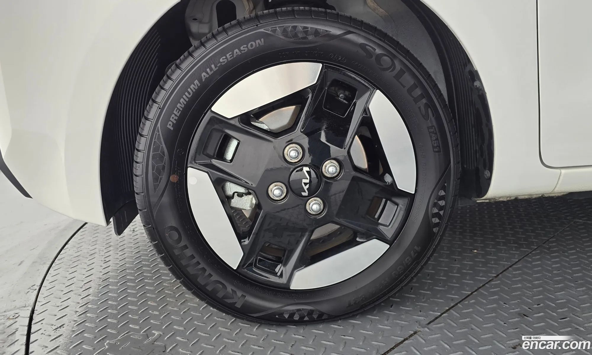 Kia Kia Ray EV 2024 — 15