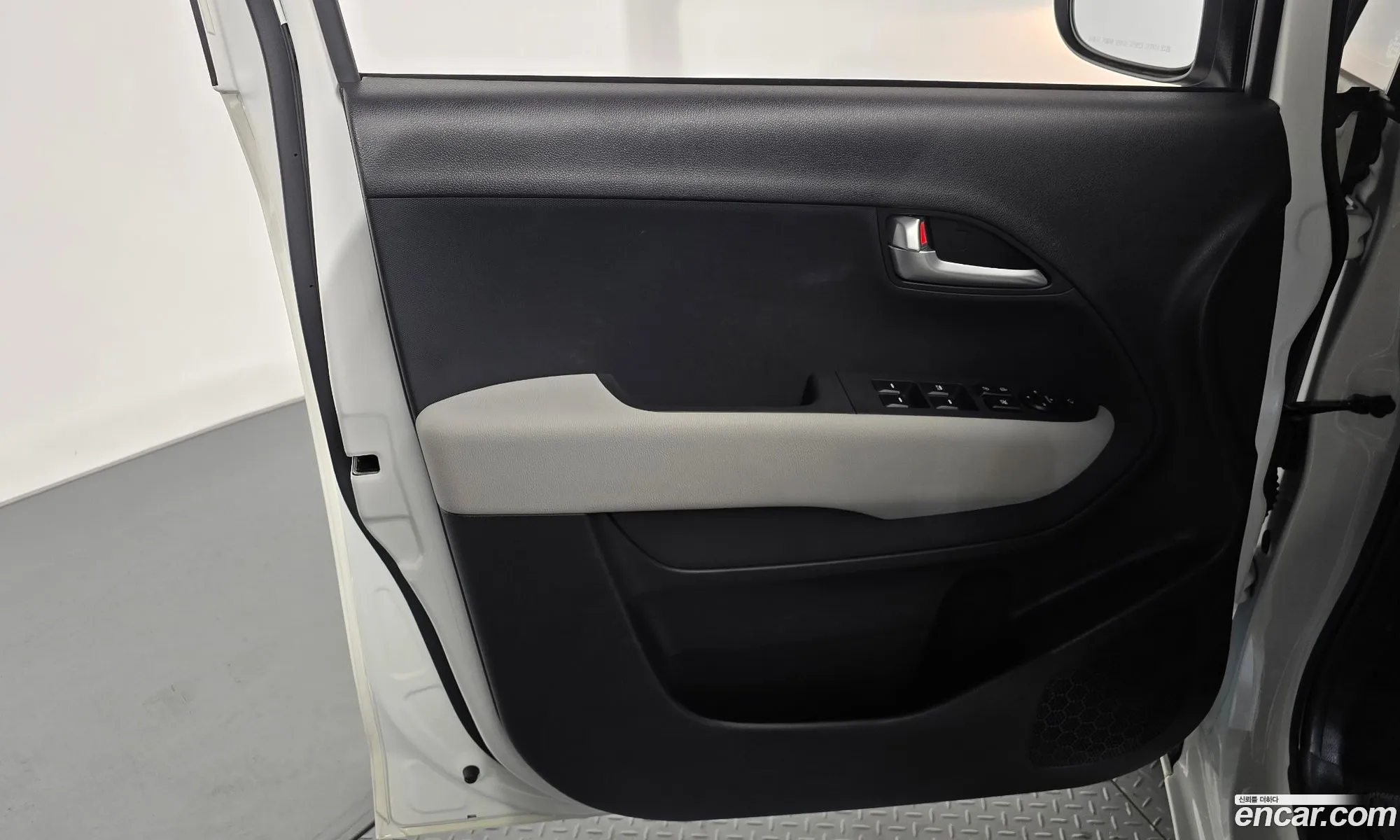 Kia Kia Ray EV 2024 — 30