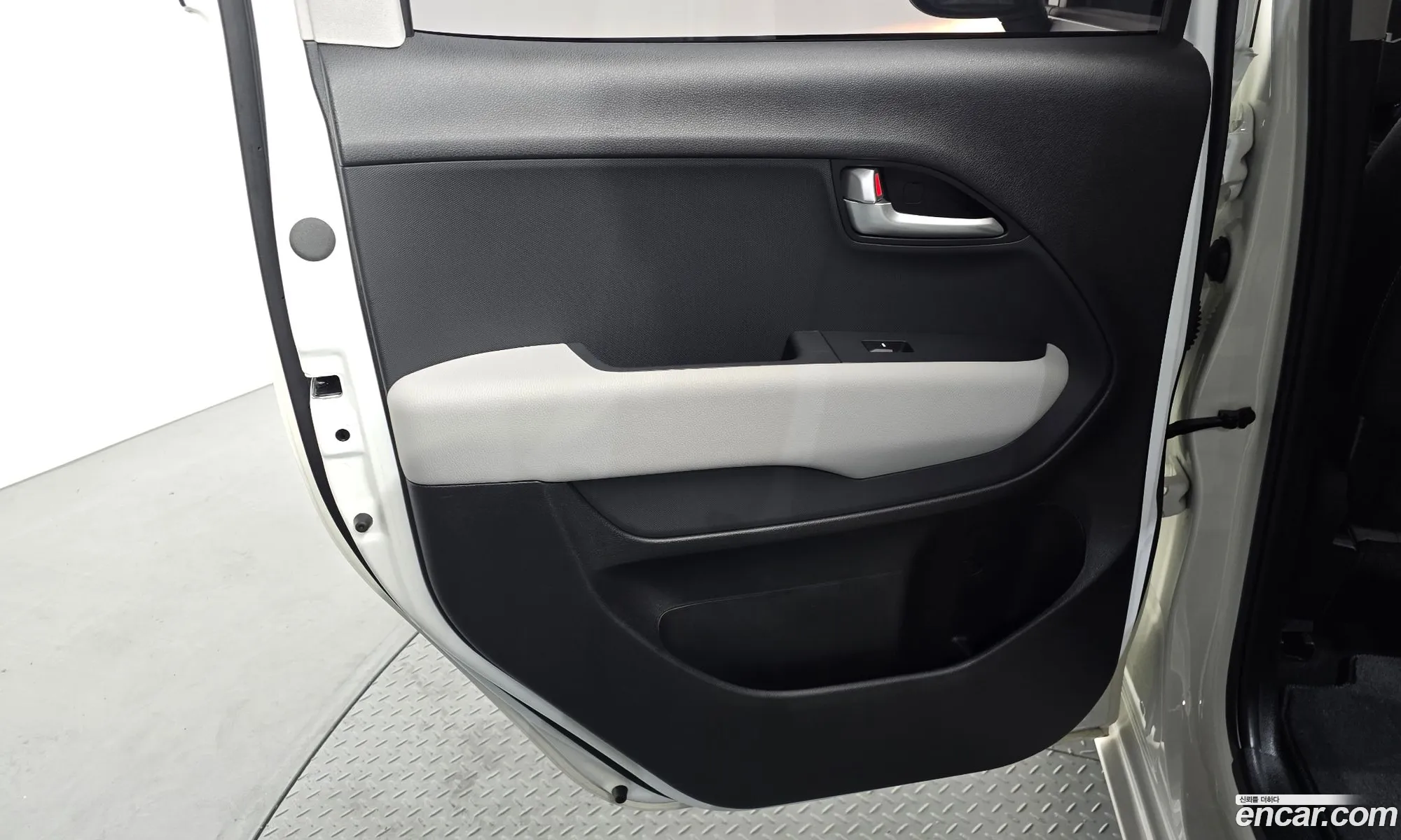 Kia Kia Ray EV 2024 — 11