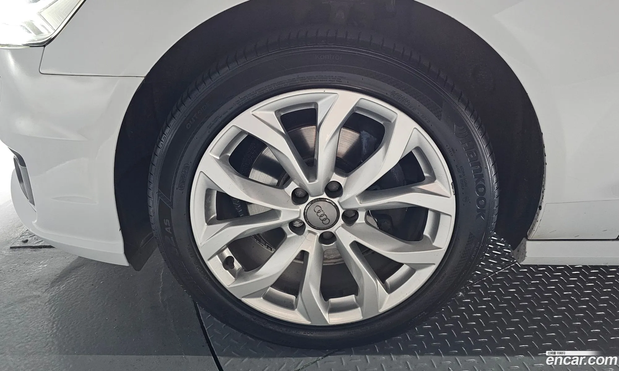 Audi A6 2016 WAUZZZ4GXGN122237 — 2