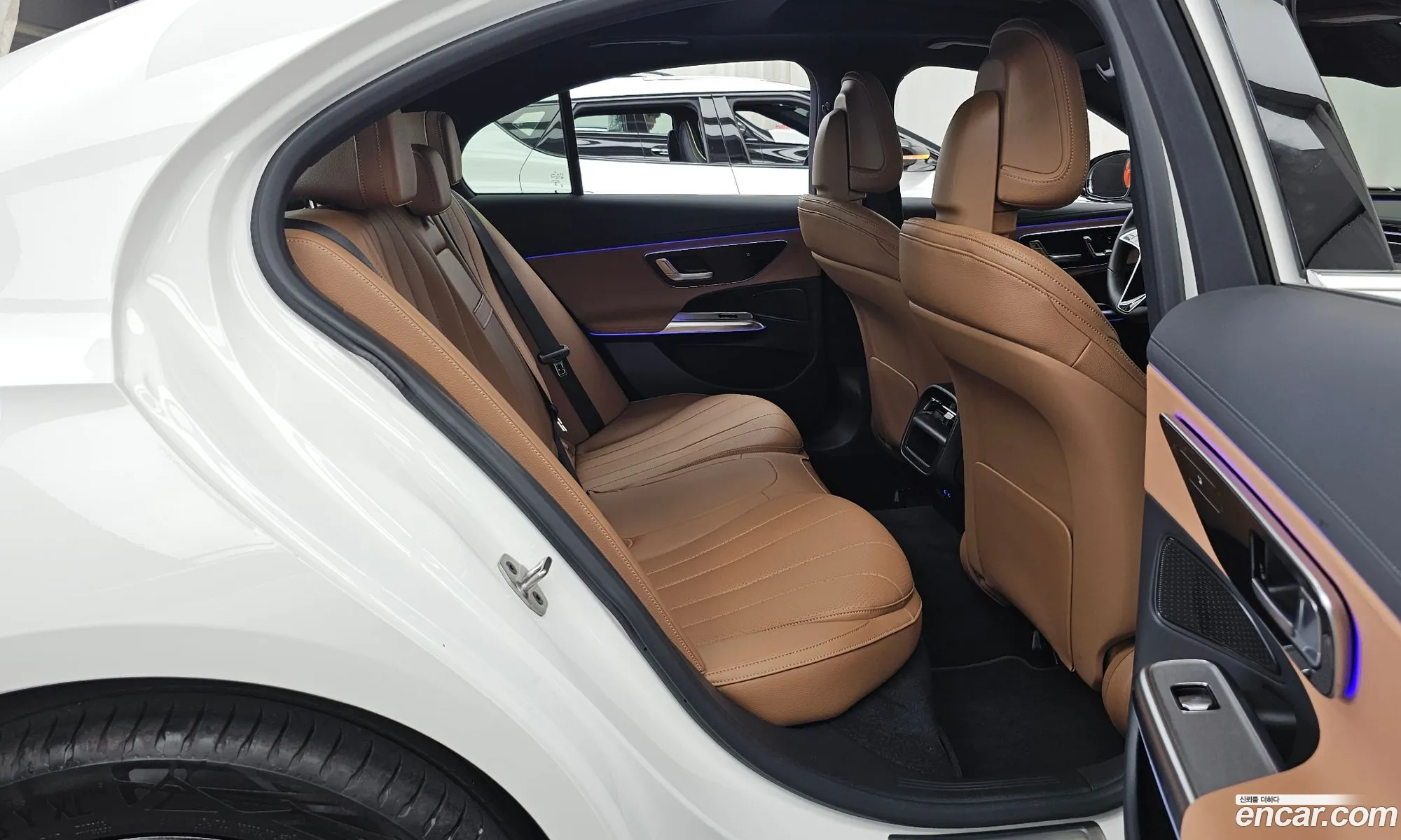 Mercedes-Benz E-Class W214 2025 — 23