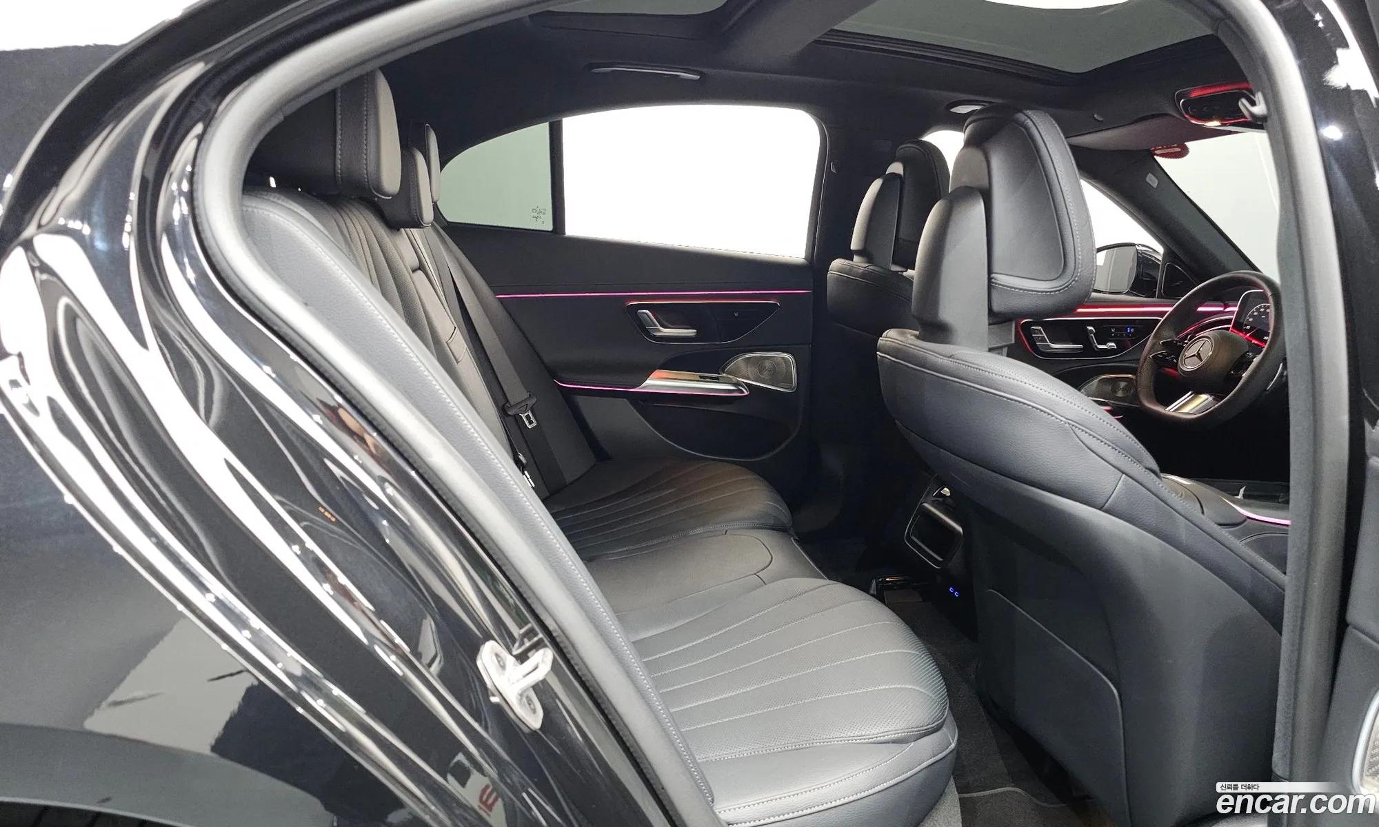 Mercedes-Benz E-Class W214 2025 — 13