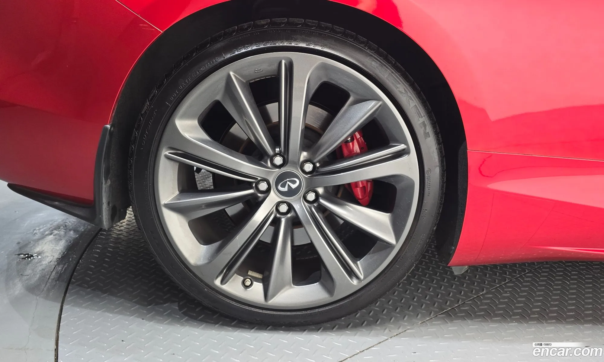 Infiniti Q60