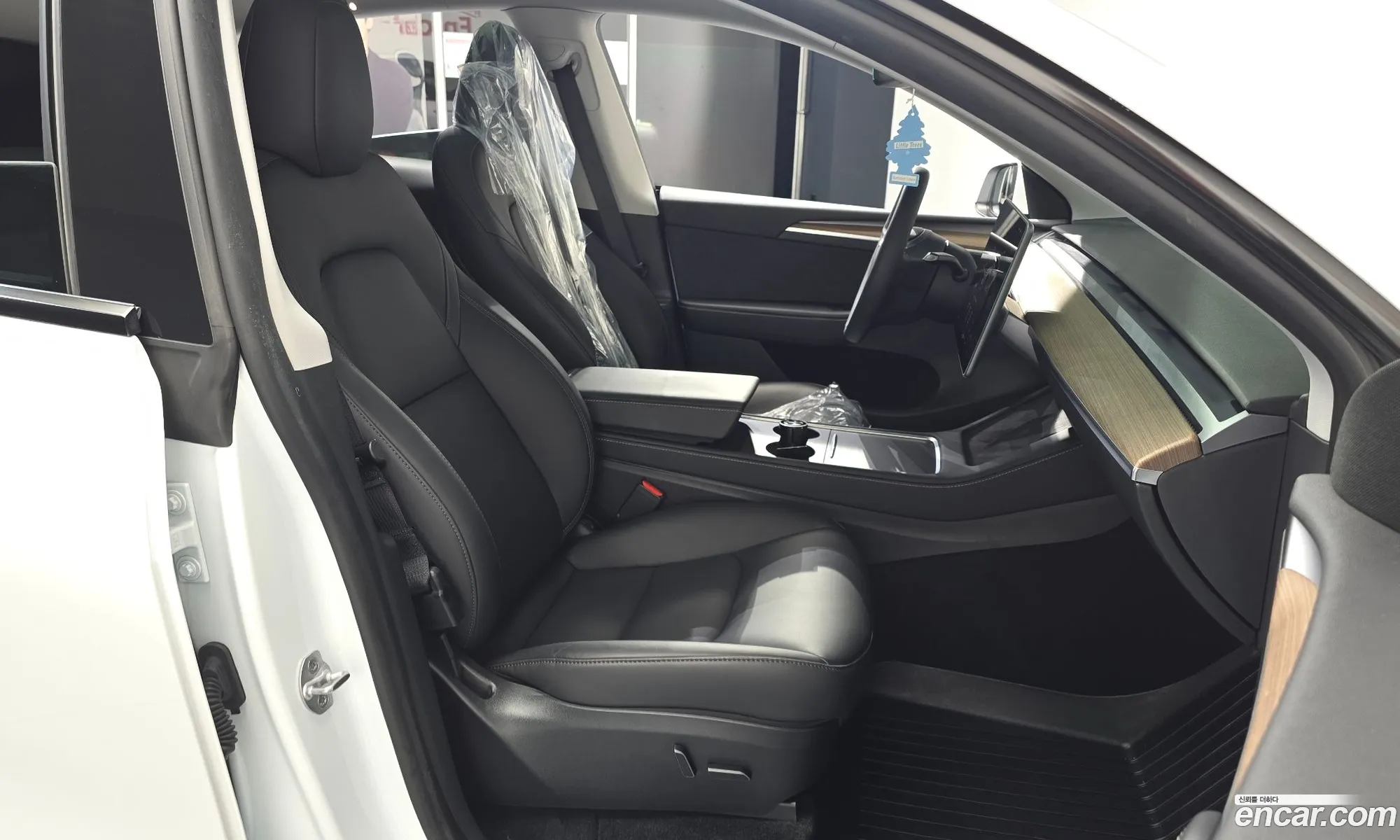 Tesla Model Y 2023 LRWYGCFS3PC074558 — 20
