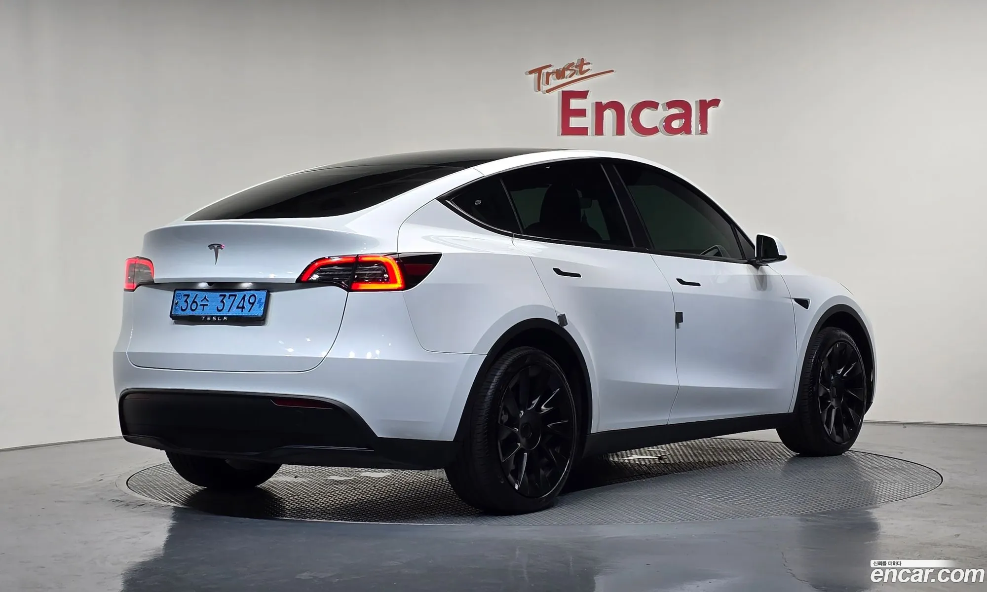 Tesla Model Y 2023 LRWYGCFS3PC074558 — 15