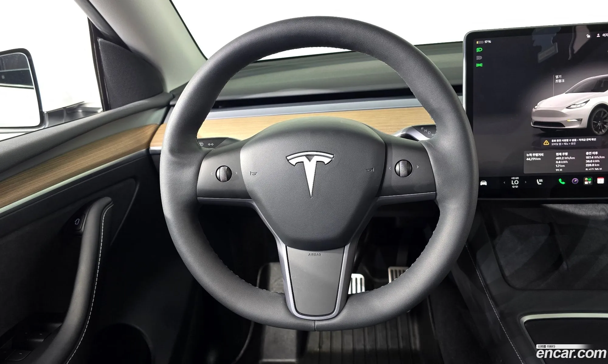 Tesla Model Y 2023 LRWYGCFS3PC074558 — 2