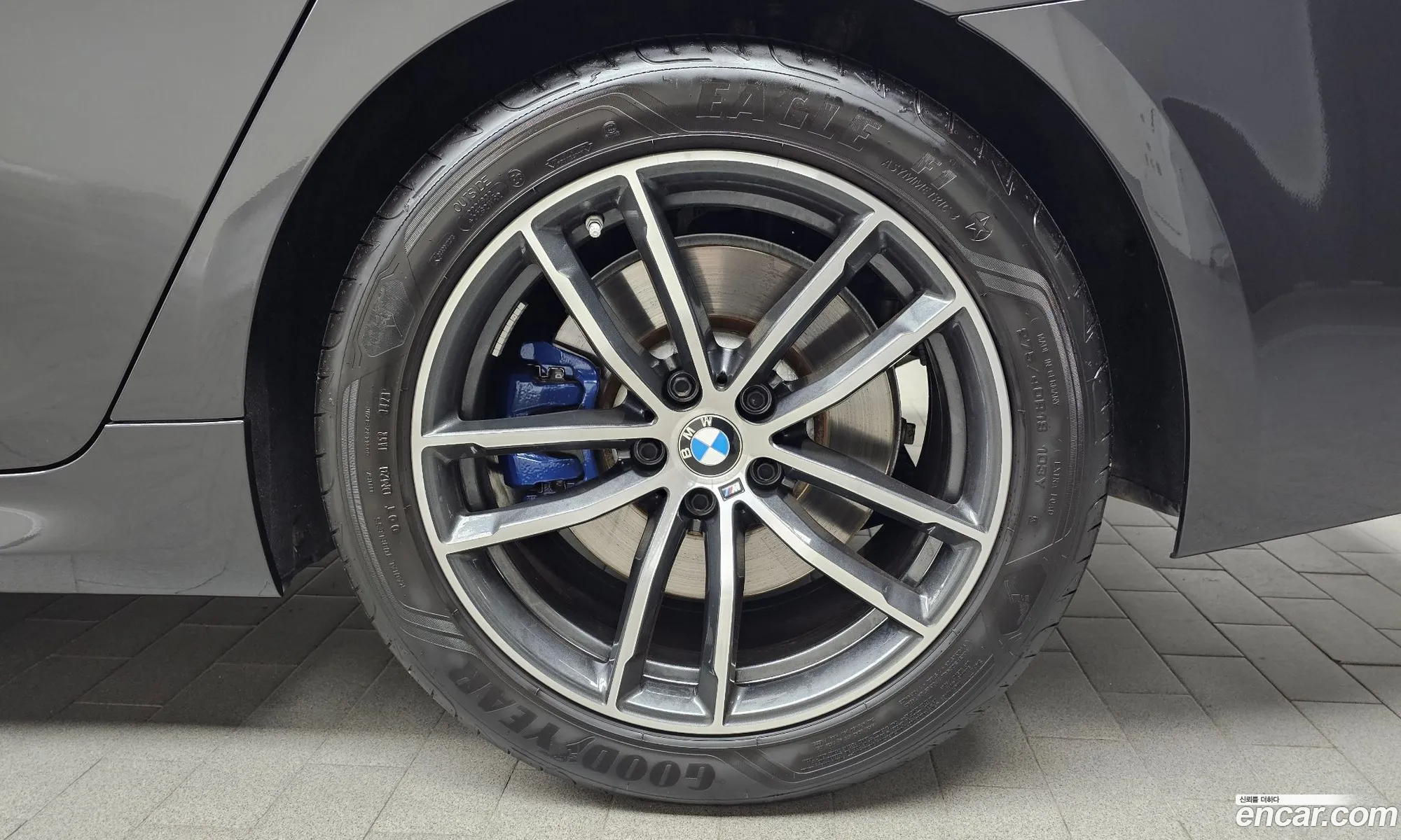 BMW 5 Series 2023 — 8