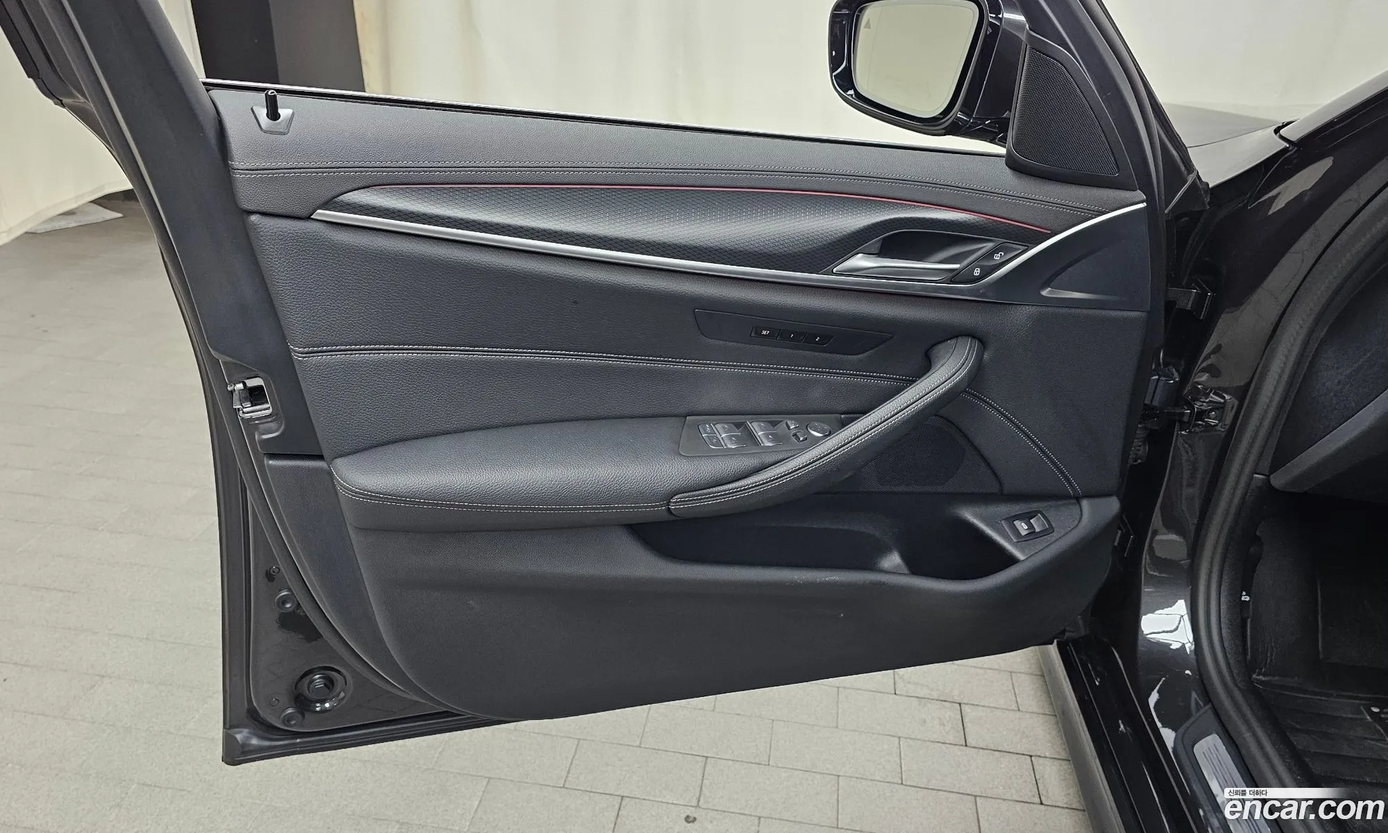 BMW 5 Series 2023 — 17