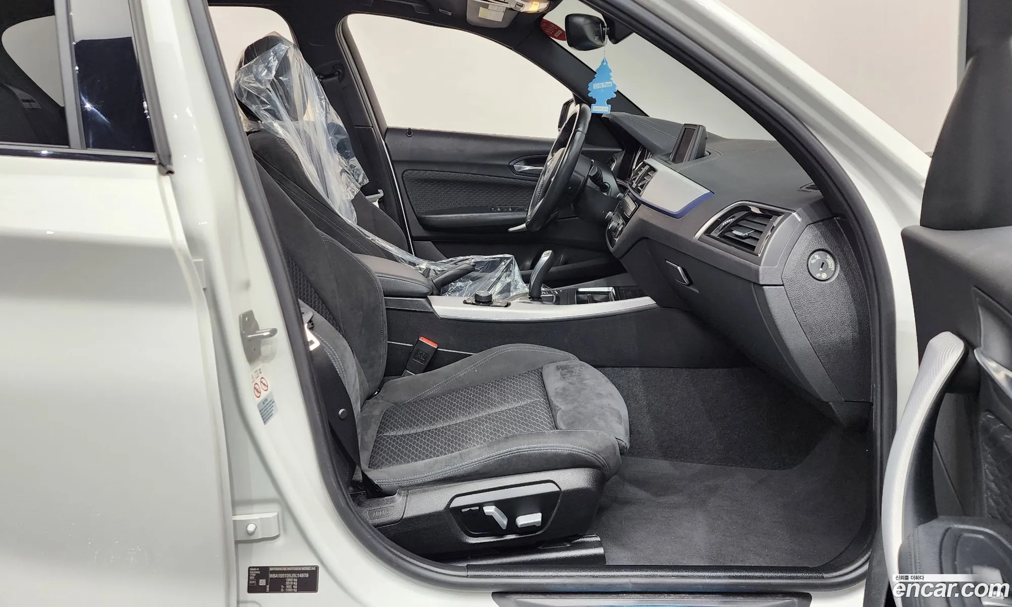 BMW 1 Series 2018 WBA1S5105J5L14979 — 25