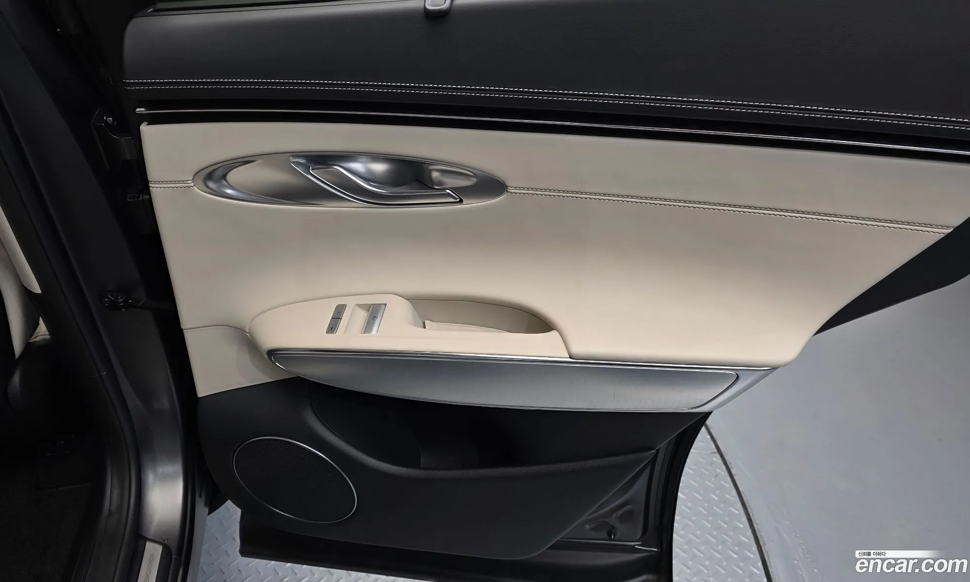 Genesis GV70 2022 — 17