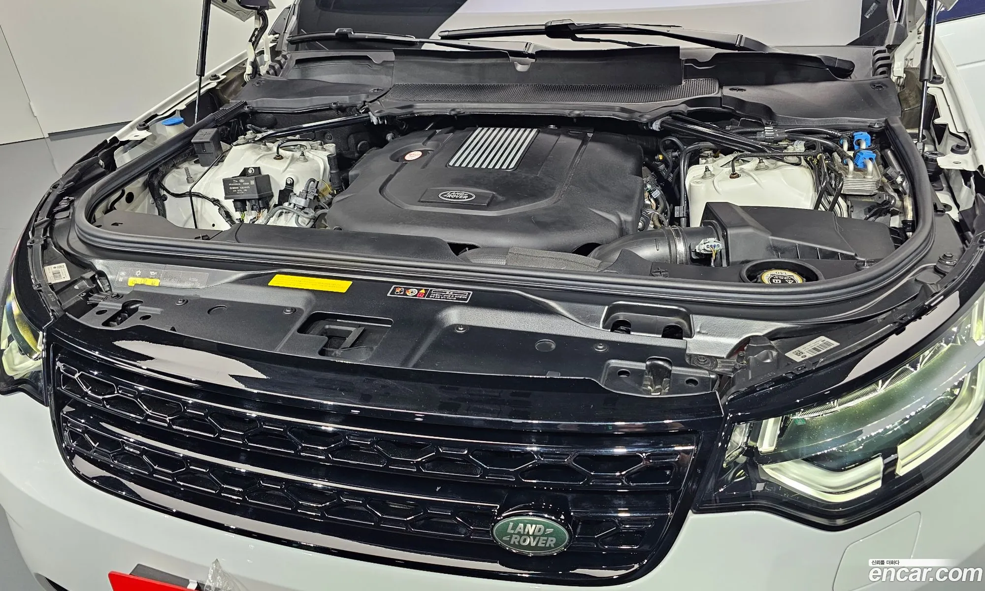 Land Rover Discovery 5 2018 SALRA2BKXJA061469 — 32