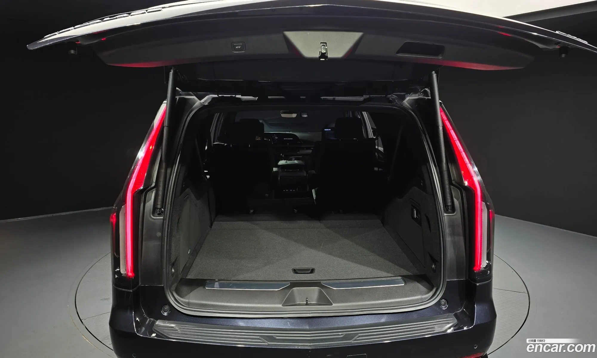 Cadillac Escalade 2022 — 17