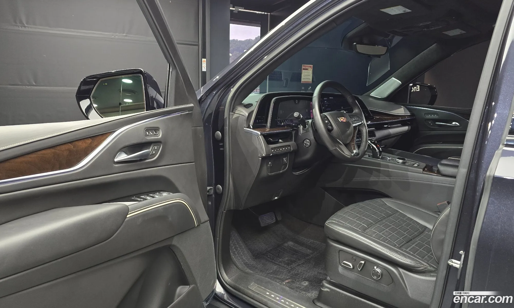 Cadillac Escalade 2022 — 8