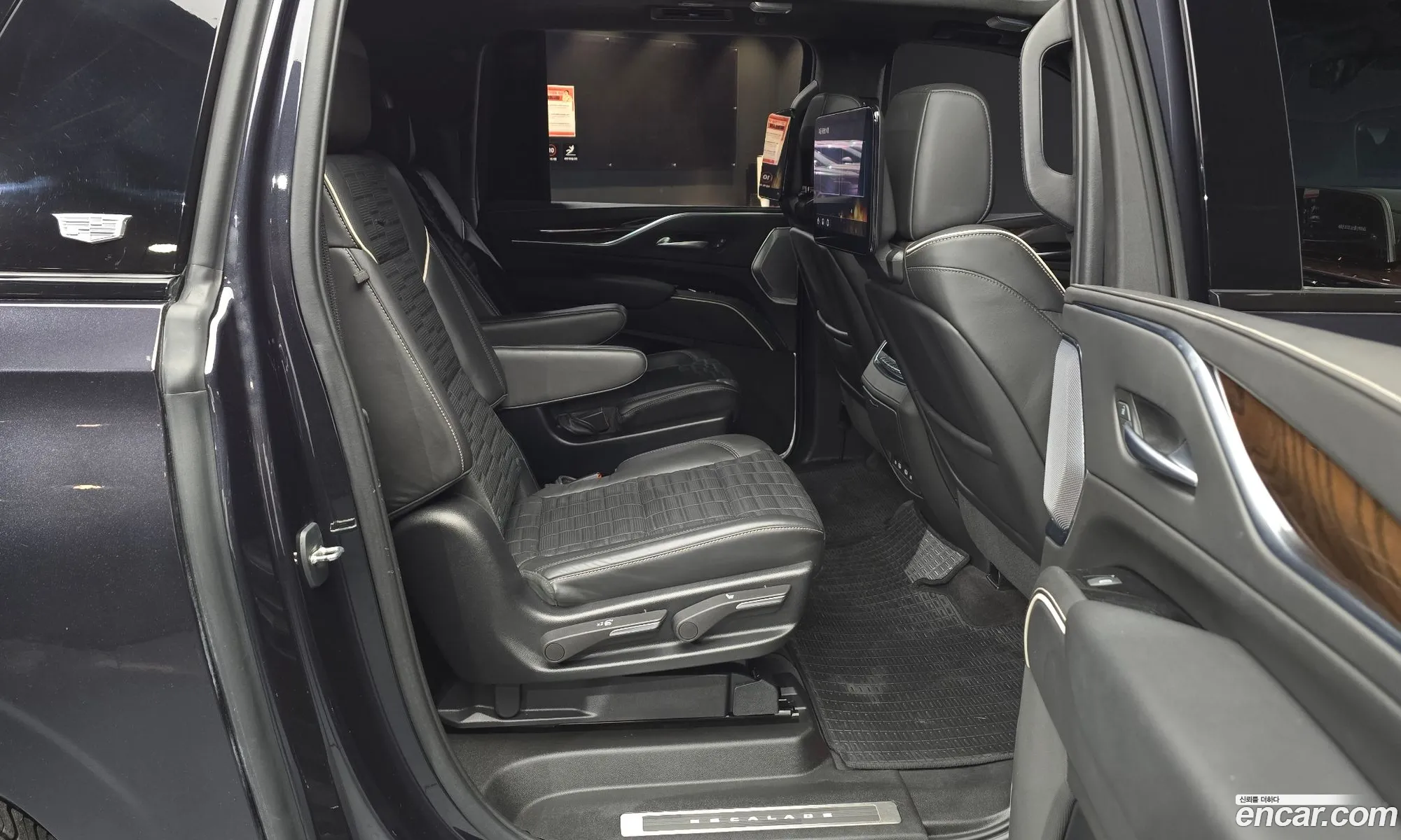 Cadillac Escalade 2022 — 11