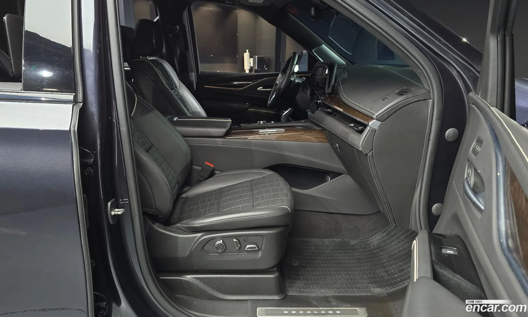 Cadillac Escalade 2022 — 13