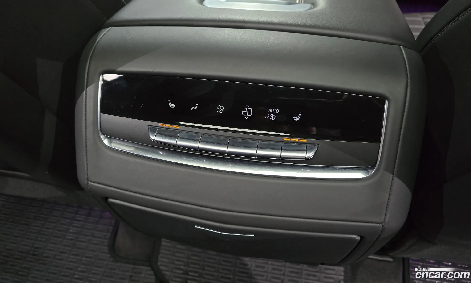 Cadillac Escalade 2022 — 20