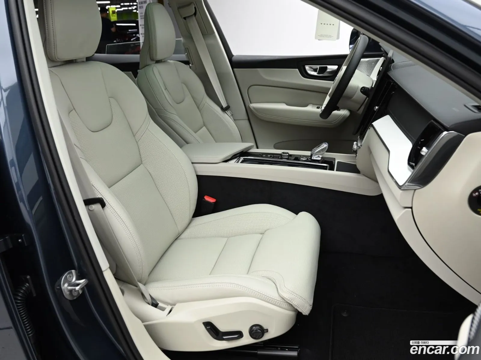 Volvo XC60 2026 — 6