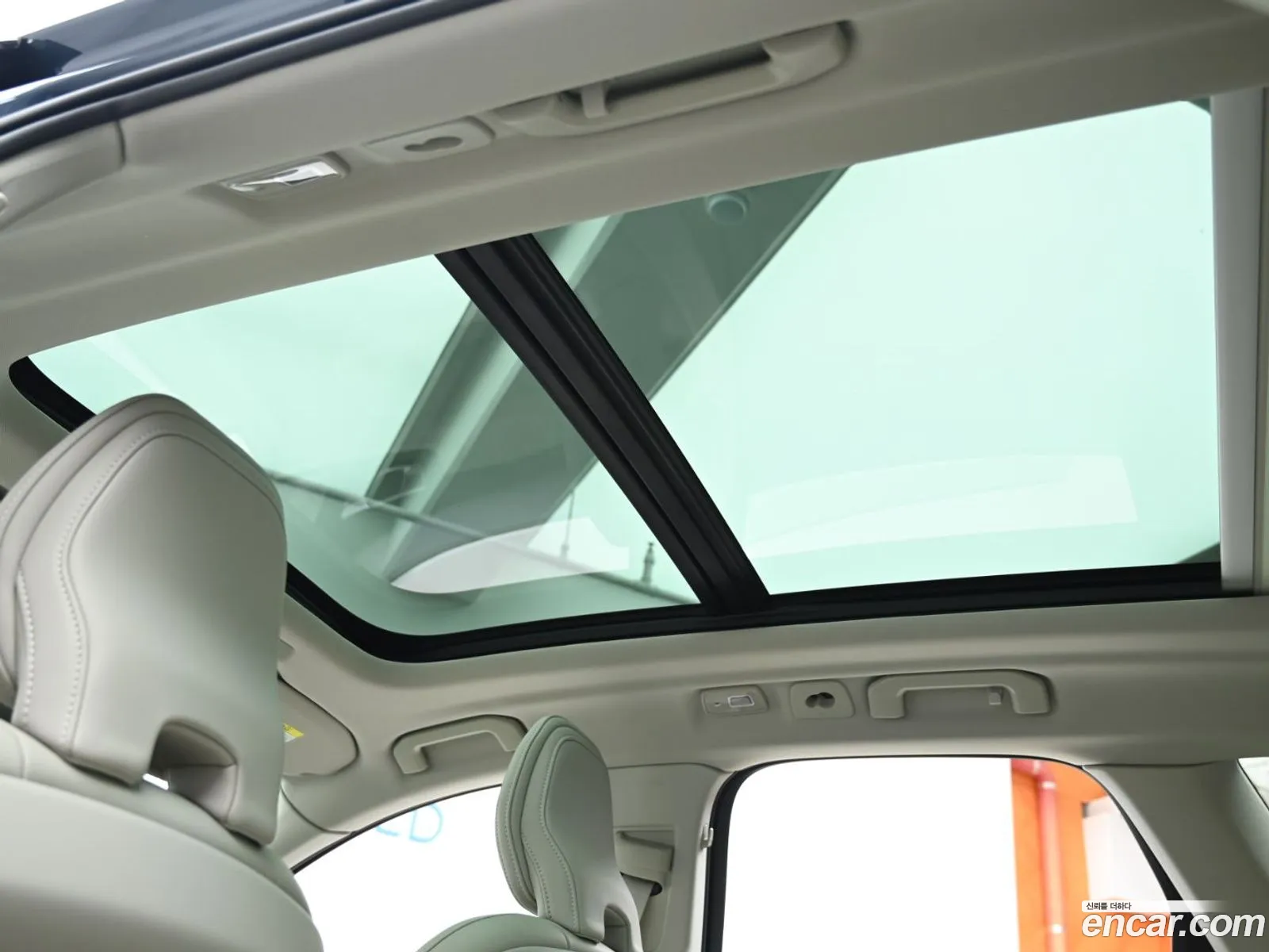 Volvo XC60 2026 — 3