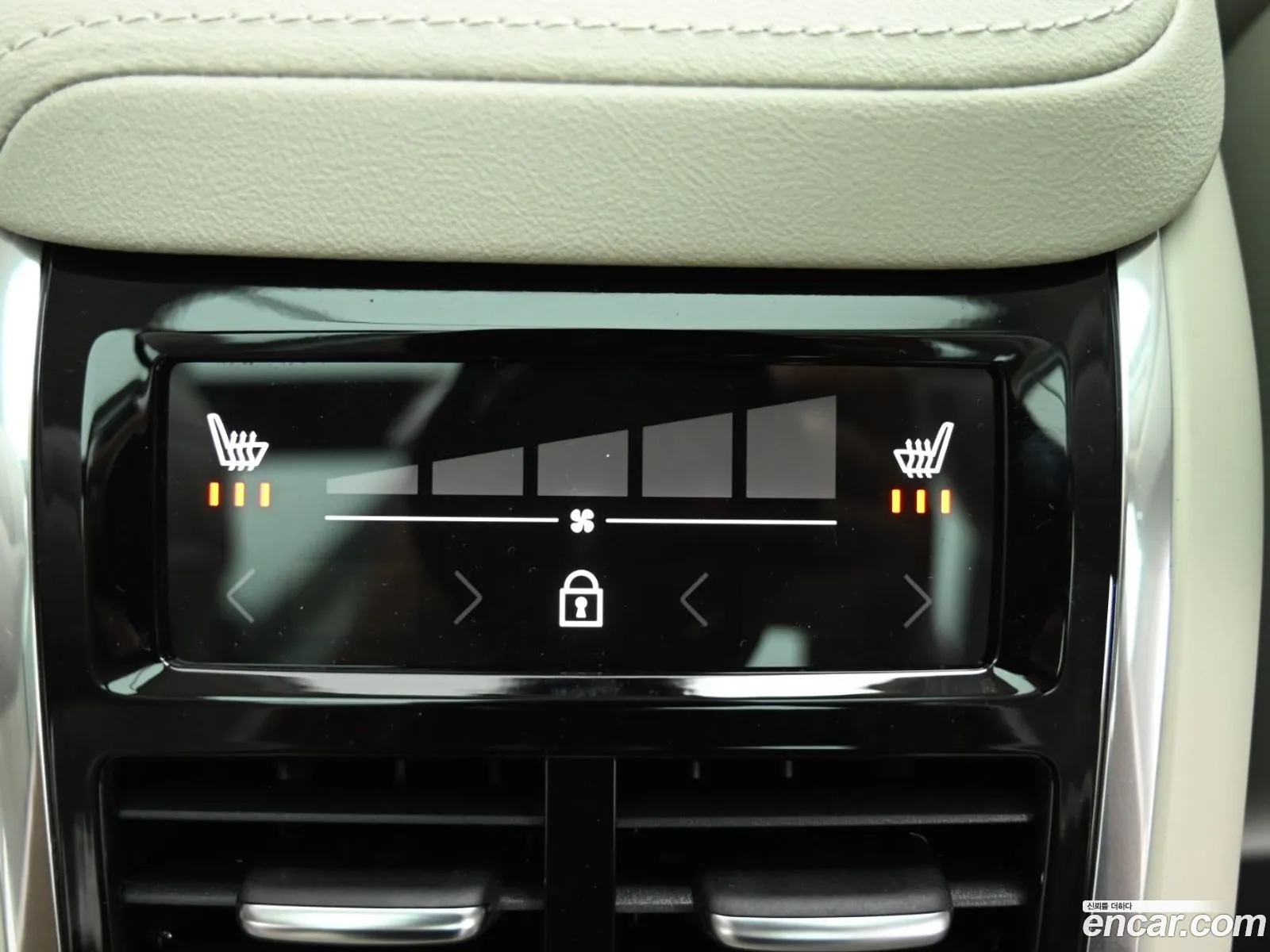 Volvo XC60 2026 — 13