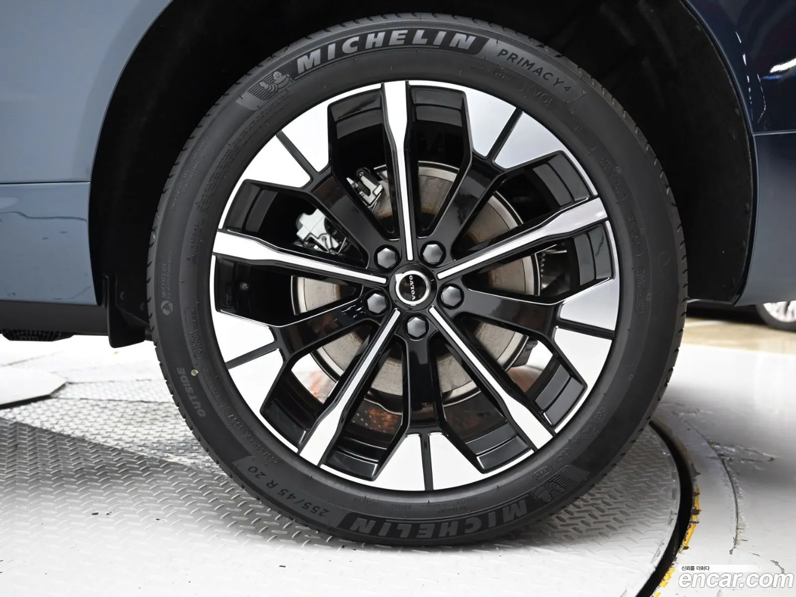 Volvo XC60 2026 — 18