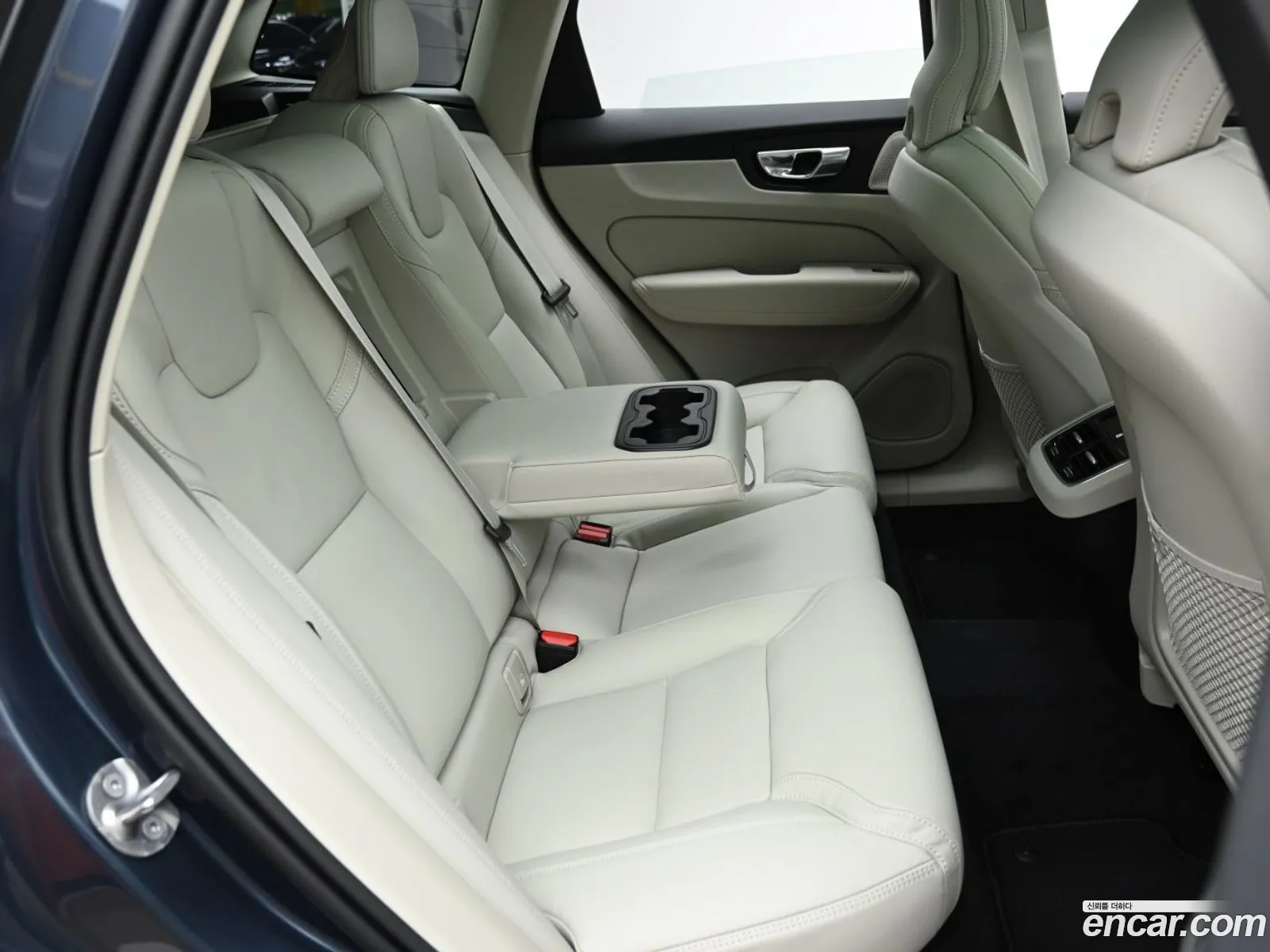 Volvo XC60 2026 — 12