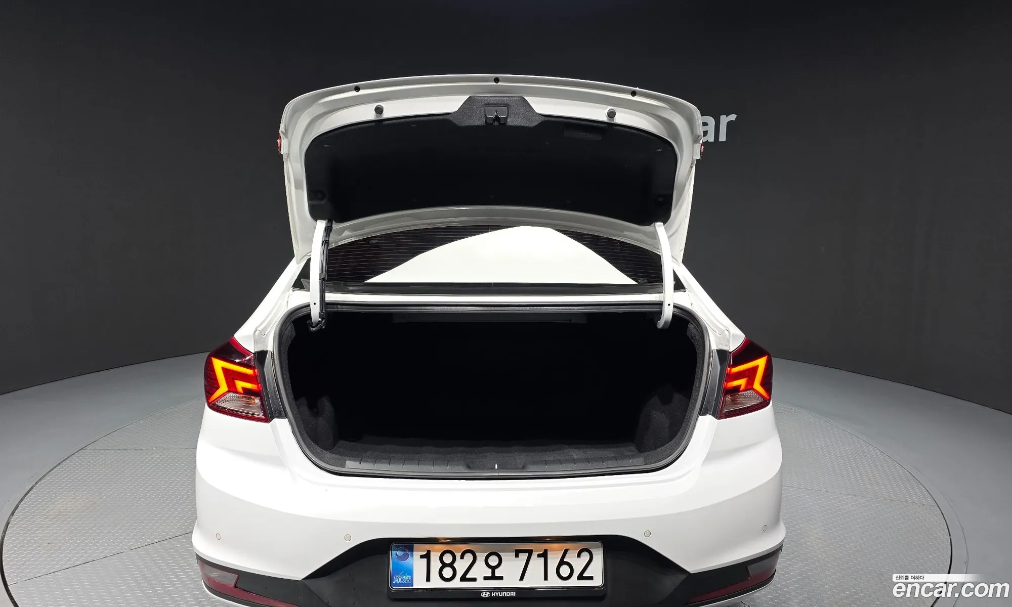 Hyundai Elantra AD 2020 — 19