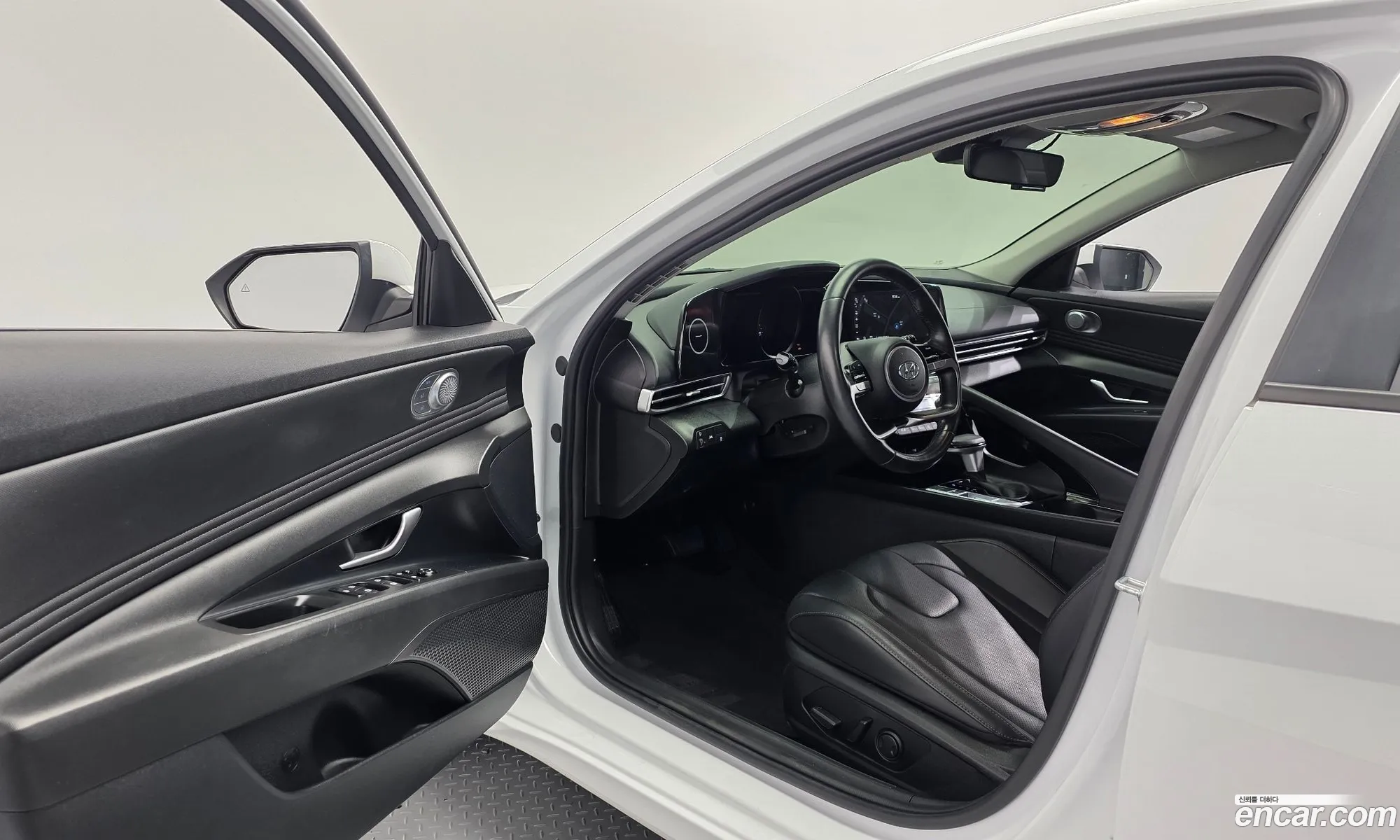 Hyundai Elantra 2022 — 18