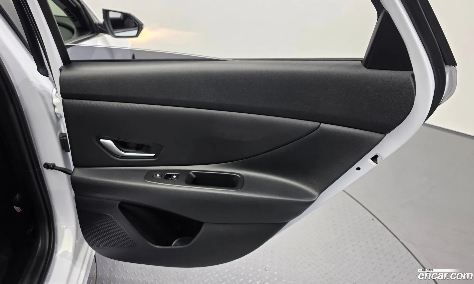 Hyundai Elantra 2022 — 23