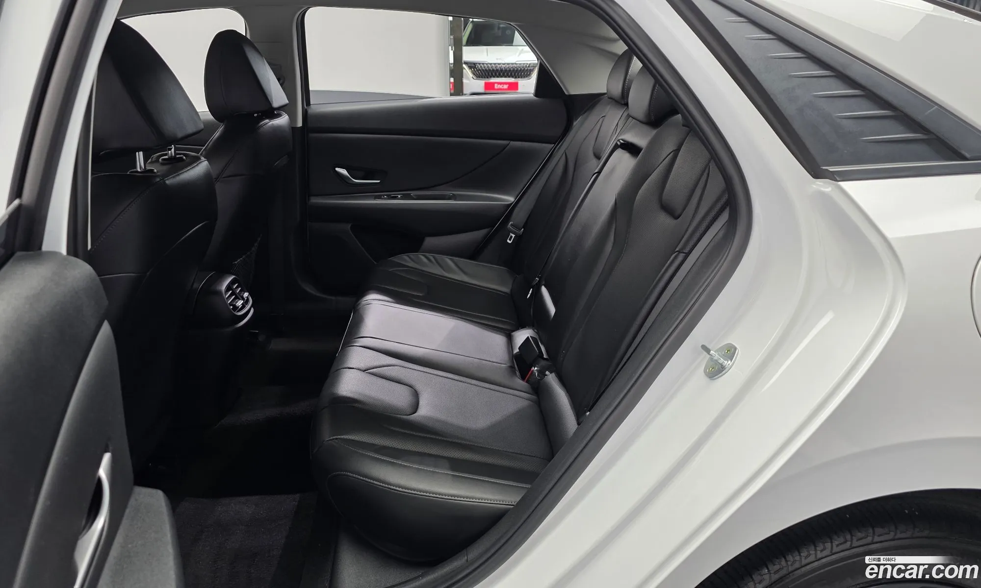 Hyundai Elantra 2022 — 27