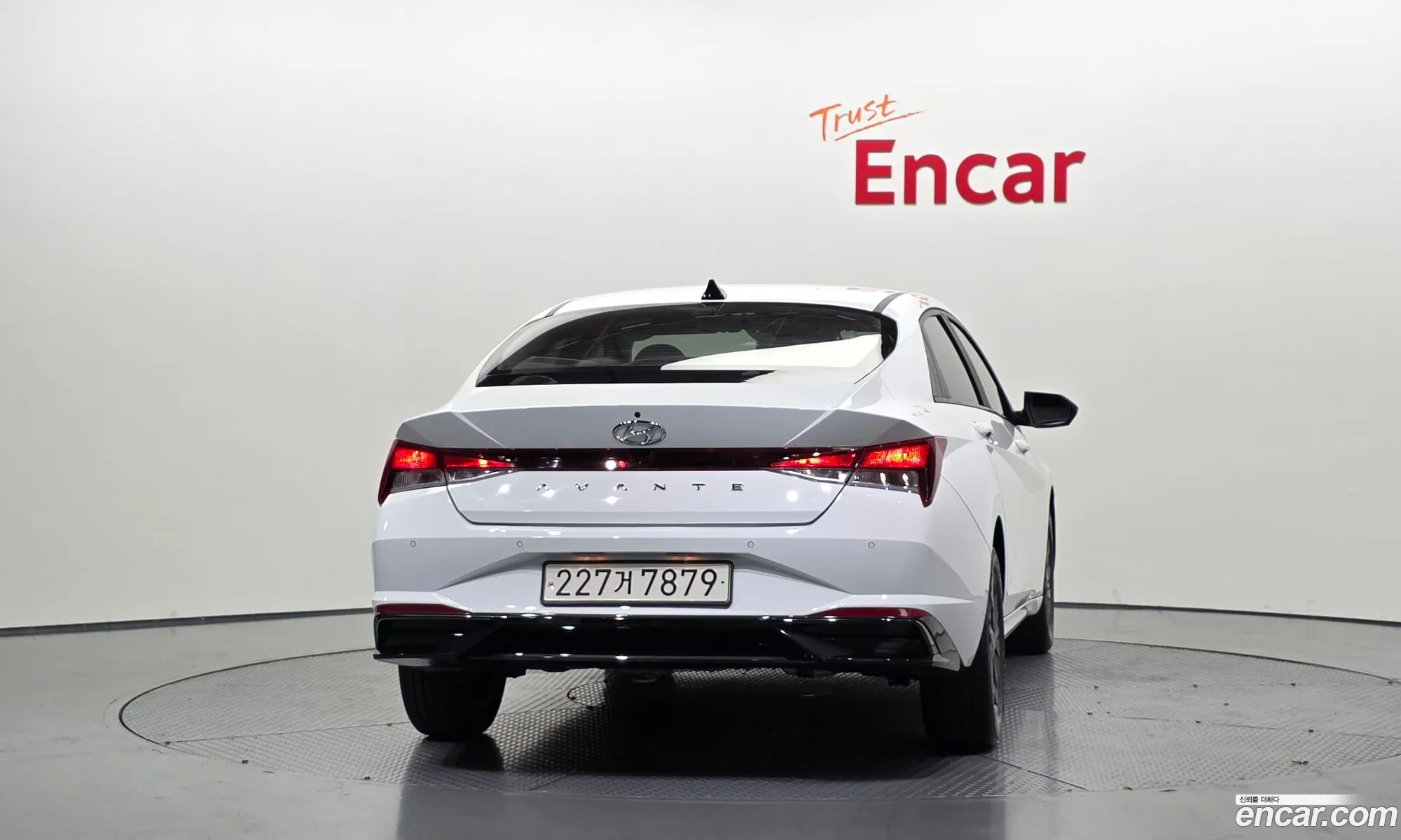 Hyundai Elantra 2022 — 24