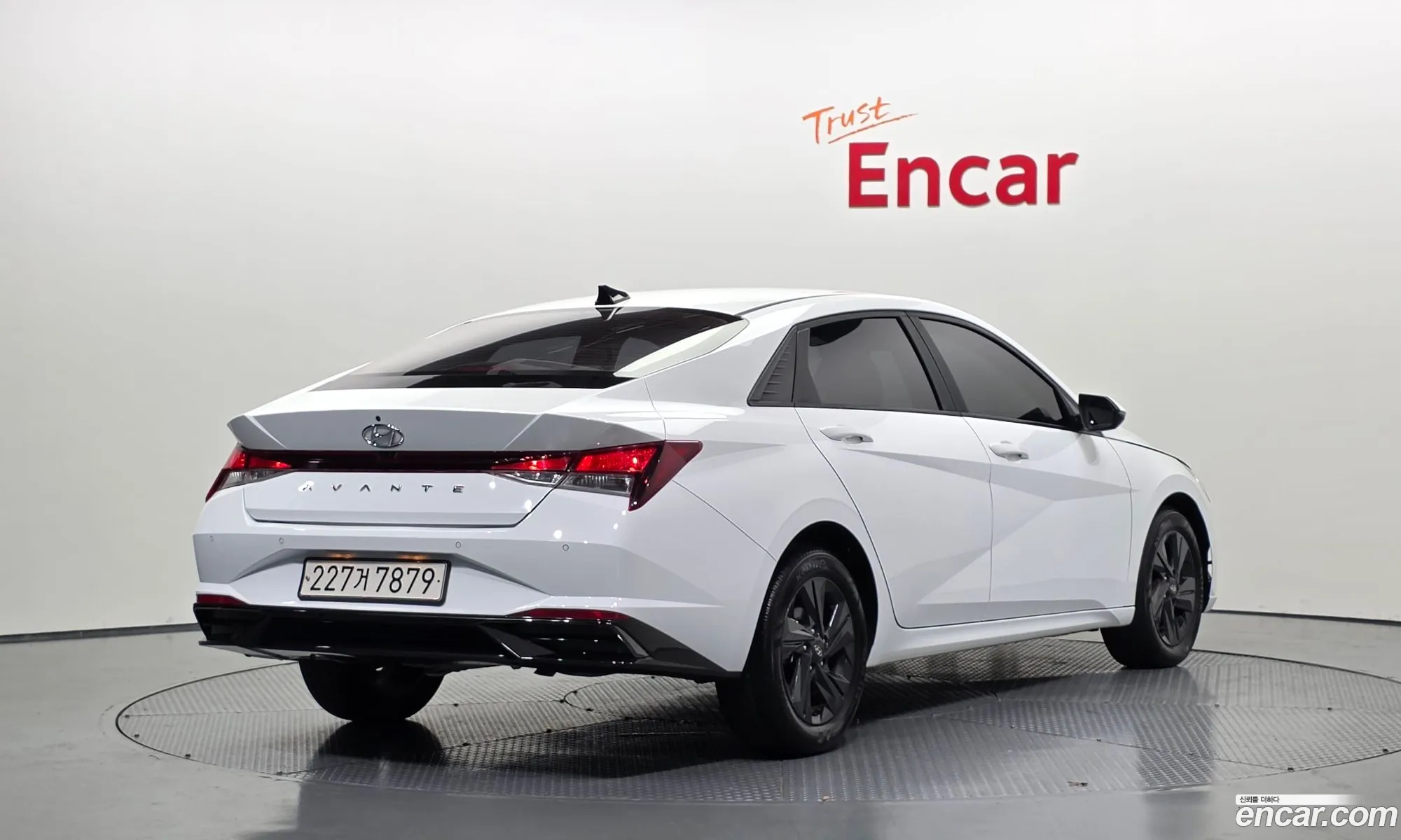 Hyundai Elantra 2022 — 25