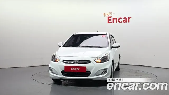 Hyundai Accent 2015 — 2