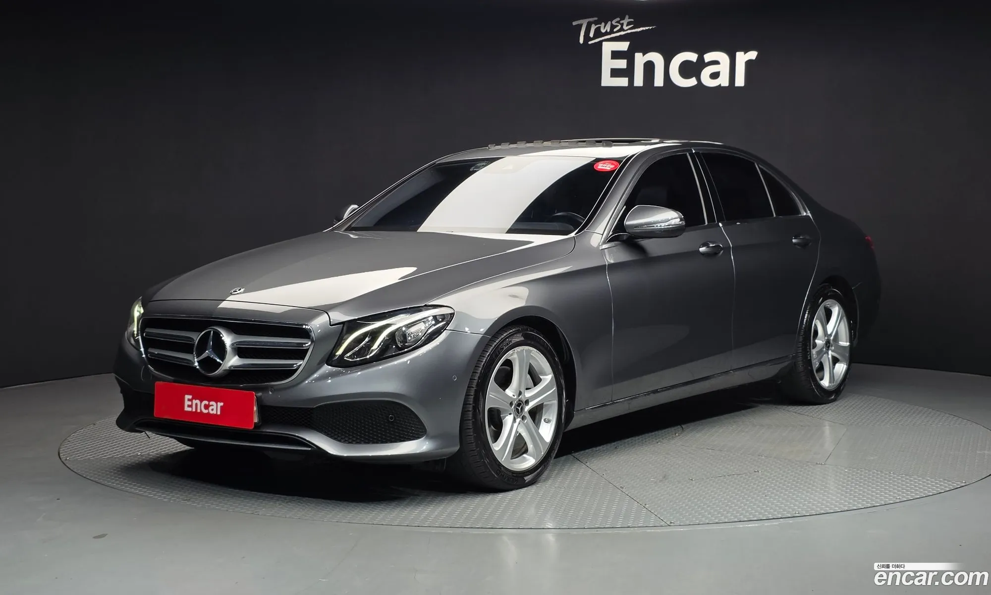 Mercedes-Benz E-Class W213 2018 WDDZF4CB3JA459843 — 18