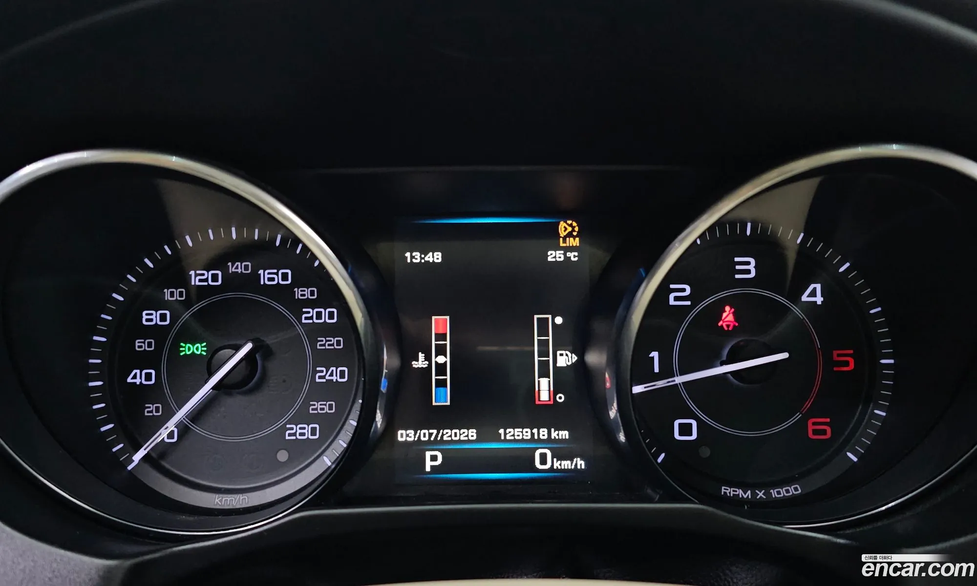 Jaguar XE 2016 — 16