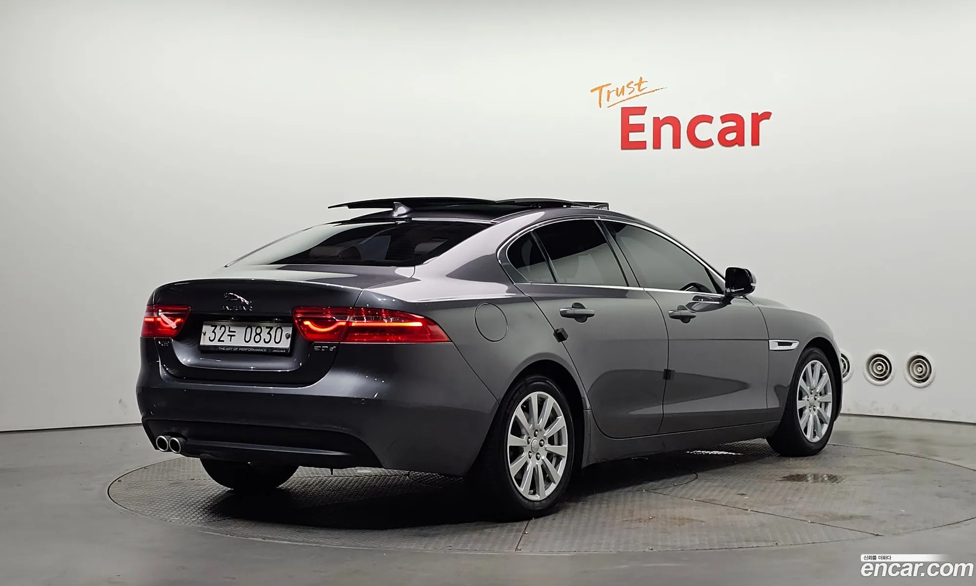 Jaguar XE 2016 — 5