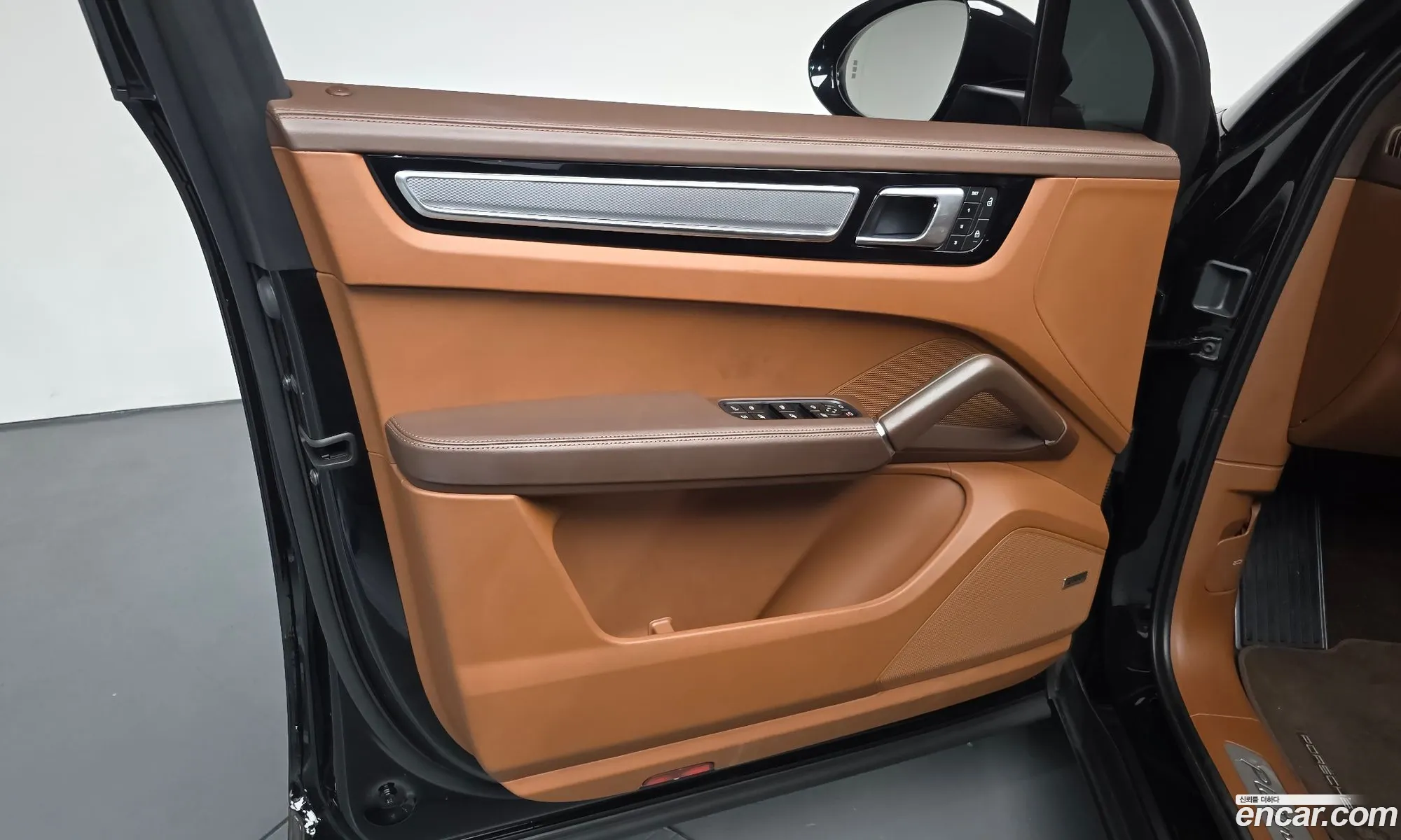 Porsche Cayenne 2023 — 3