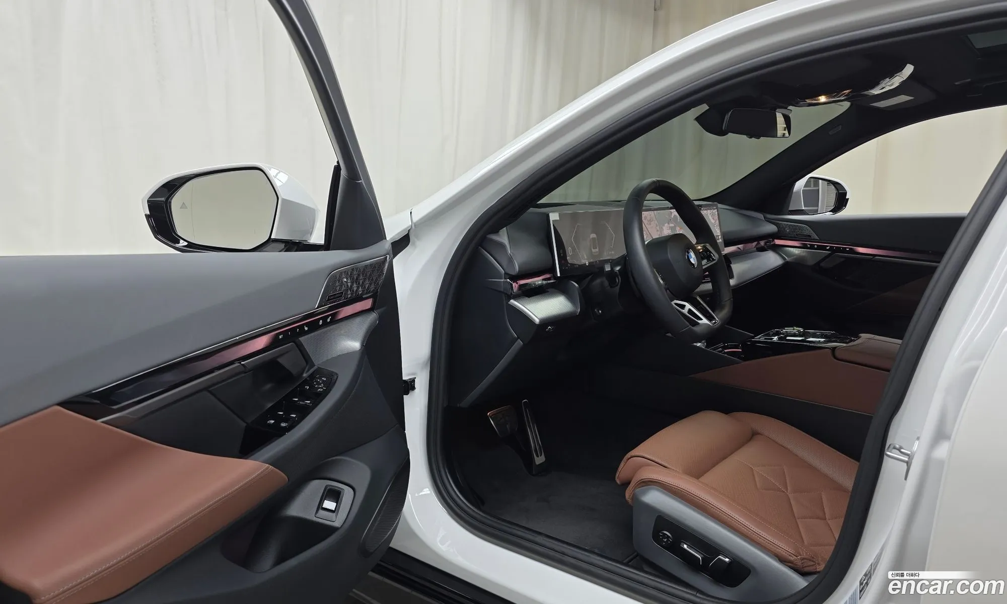 BMW 5 Series 2025 — 17