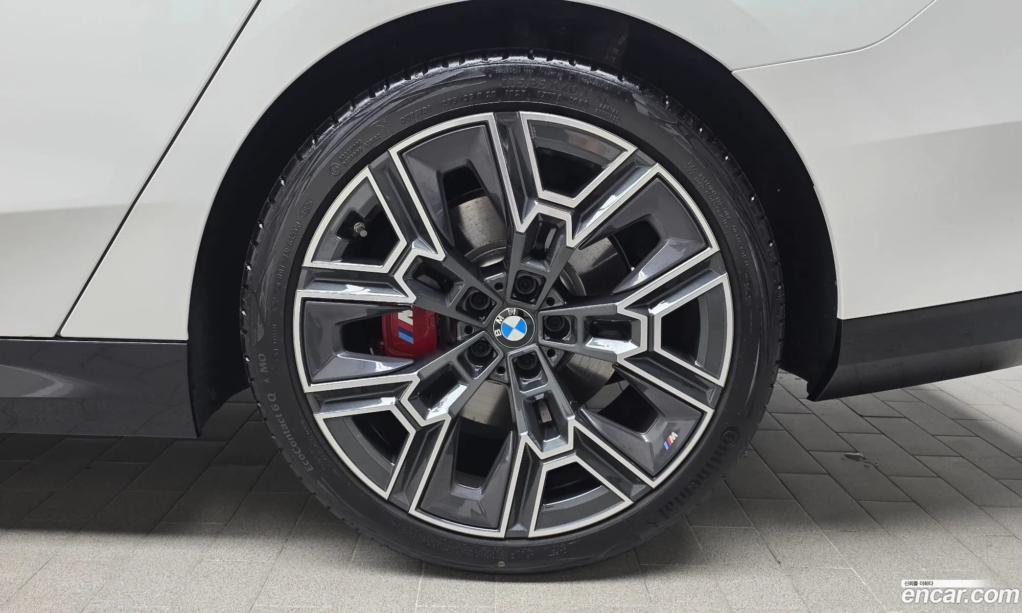 BMW 5 Series 2025 — 24